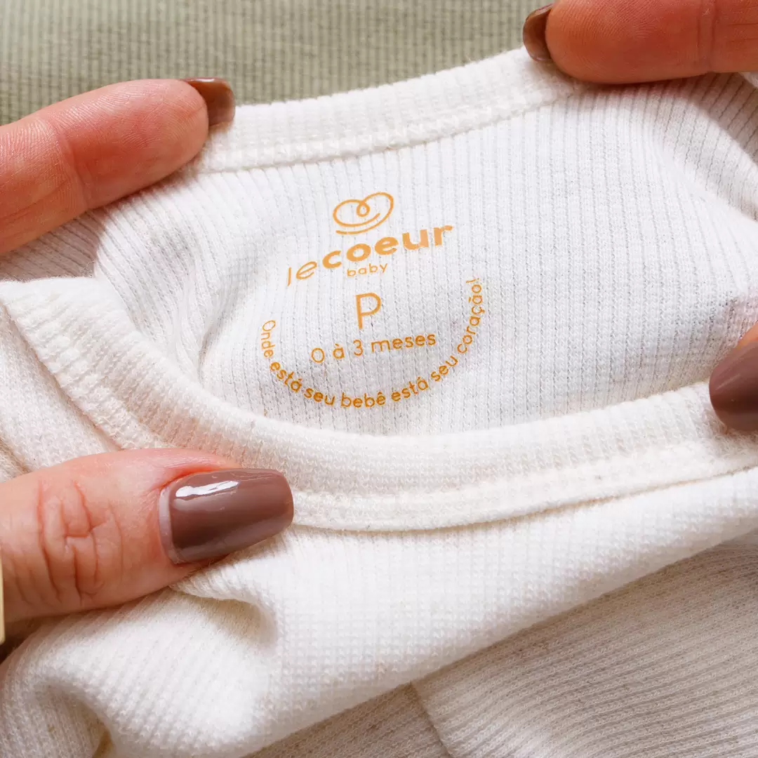 enxoval para bebe lista de enxoval maternidade dicas de maternidade mamae de primeira viagem recem nasciso puerperio amamentacao duvidas sobre maternidade gravidez parto cesaria parto natural dicas para o sono do bebe dicas de amamentacao primeiros passos do bebe macacão infantil, macacão bebe, malha 100% algodão, verão, baby, site confiável, primavera verão, peças infantis, moda infantil, roupa de criança, conjunto body manga curta infantil, unissex, le coeur, minimalista, Roupas de bebê, Roupas infantis, Moda bebê, Roupas para recém-nascido, loja de bebê online, Conjuntos de bebê, Roupa de bebê a preço acessível, Roupas de bebê em promoção, Roupas de bebê para o verão, Conjuntos de roupas de bebê, Roupas de bebê meia estação, Roupa que cresce junto com o bebê, calça para bebê, Macacão para bebê Camiseta bebê, Roupas de bebê Fáceis de trocar, Body bebê, Calça bebê, macacão com pezinho, Saída de maternidade, Roupa de bebê para sair da maternidade, Roupa para neném, Peças para neném maternidade sapatinho de bebe mantinha de bebe roupa de bebe menino roupa de bebe menina touca para bebe gorro para bebe pecas para aquecer o bebe inverno roupas de inverno para bebe