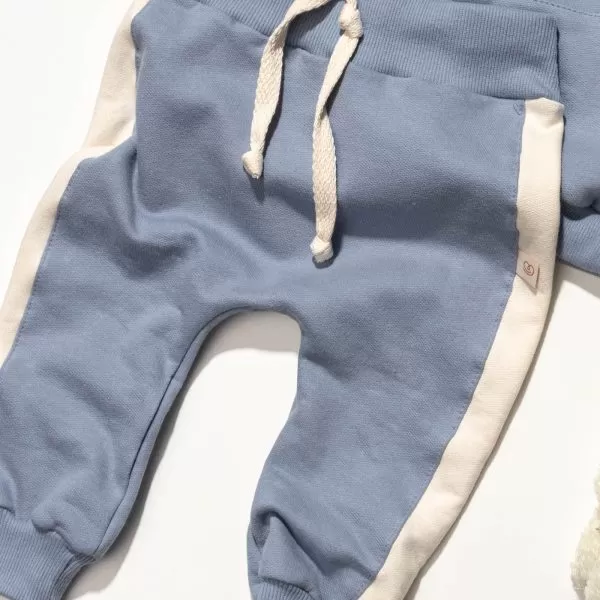 Conjunto Bebê Casaco com Capuz e Calça em Moletom Unissex Azul Denim - Image 9