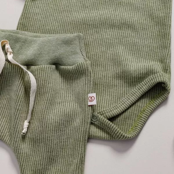 Roupas de bebê Roupas infantis Moda bebê Roupas para recém-nascido Roupas de bebê online Conjuntos de bebê Roupa de bebê a preço acessível Roupas de bebê em promoção Roupas de bebê com desconto Roupas de bebê para menino Roupas de bebê para menina Roupas de bebê de algodão Roupas de bebê confortáveis Roupas de bebê práticas Roupas de bebê minimalista Moda infantil para recém-nascidos Roupas de bebê de qualidade Roupas de bebê para cada estação Roupas de bebê para presente Roupas de bebê prematuro Roupa de bebê fabricado no Brasil Roupinhas de bebê Roupas de bebê com modelagem boa Roupas de bebê que não apertam Roupas de bebê com estampas atóxicas Roupas de bebê Le Coeur Baby Roupinhas para baby Roupas de bebê baratas Roupa de bebê para todas as idades Roupas de bebê para o inverno Roupas de bebê para o verão Conjuntos de roupas de bebê Roupas de bebê meia estação Roupa que cresce junto com o bebê calça para bebê Macacão para bebê Camiseta bebê Roupas de bebê Fáceis de trocar Body bebê Calça bebê com pezinho Saída de maternidade Roupa de bebê para sair da maternidade Roupa para neném Peças para neném