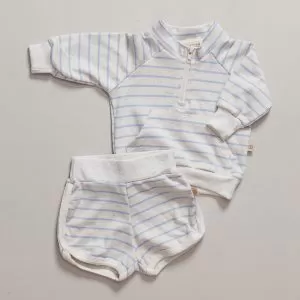 conjunto listrado infantil, conjunto infantil jaqueta e short, conjunto meia estação, jaqueta infantil com ziper, jaqueta bebe com ziper, bermuda infantil, short infantil, short 100% algodão, verão, baby, site confiável, primavera verão, peças infantis, moda infantil, roupa de criança, conjunto body manga curta infantil, unissex, le coeur, minimalista, Roupas de bebê, Roupas infantis, Moda bebê, Roupas para recém-nascido, loja de bebê online, Conjuntos de bebê, Roupa de bebê a preço acessível, Roupas de bebê em promoção, Roupas de bebê para o verão, Conjuntos de roupas de bebê, Roupas de bebê meia estação, Roupa que cresce junto com o bebê, calça para bebê, Macacão para bebê Camiseta bebê, Roupas de bebê Fáceis de trocar, Body bebê, Calça bebê, macacão com pezinho, Saída de maternidade, Roupa de bebê para sair da maternidade, Roupa para neném, Peças para neném, short infantil, shorts para bebe, tapa fralda