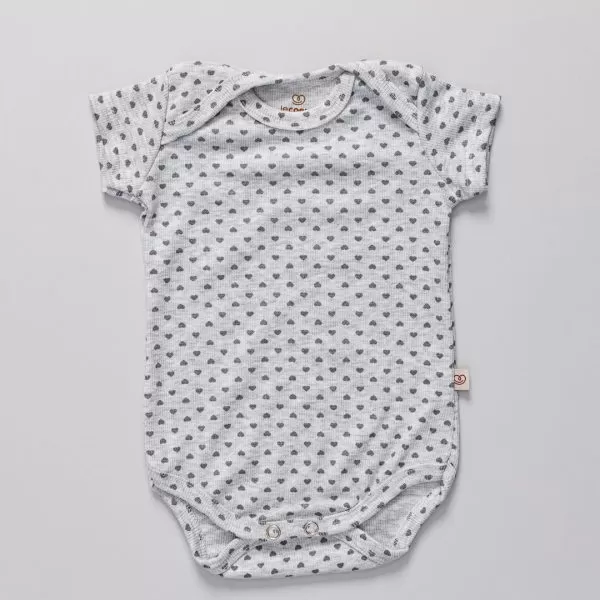 bodi nene bori nenem unissex cores neutras roupa de menino roupa de menina loja de confiança site seguro bebe nene nenem crianca roupa de qualidade de 0 a 2 anos enxoval para bebe lista de enxoval maternidade dicas de maternidade mamae de primeira viagem recem nasciso puerperio amamentacao duvidas sobre maternidade gravidez parto cesaria parto natural dicas para o sono do bebe dicas de amamentacao primeiros passos do bebe macacão infantil, macacão bebe, malha 100% algodão, verão, baby, site confiável, primavera verão, peças infantis, moda infantil, roupa de criança, conjunto body manga curta infantil, unissex, le coeur, minimalista, Roupas de bebê, Roupas infantis, Moda bebê, Roupas para recém-nascido, loja de bebê online, Conjuntos de bebê, Roupa de bebê a preço acessível, Roupas de bebê em promoção, Roupas de bebê para o verão, Conjuntos de roupas de bebê, Roupas de bebê meia estação, Roupa que cresce junto com o bebê, calça para bebê, Macacão para bebê Camiseta bebê, Roupas de bebê Fáceis de trocar, Body bebê, Calça bebê, macacão com pezinho, Saída de maternidade, Roupa de bebê para sair da maternidade, Roupa para neném, Peças para neném