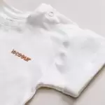enxoval para bebe lista de enxoval maternidade dicas de maternidade mamae de primeira viagem recem nasciso puerperio amamentacao duvidas sobre maternidade gravidez parto cesaria parto natural dicas para o sono do bebe dicas de amamentacao primeiros passos do bebe macacão infantil, macacão bebe, malha 100% algodão, verão, baby, site confiável, primavera verão, peças infantis, moda infantil, roupa de criança, conjunto body manga curta infantil, unissex, le coeur, minimalista, Roupas de bebê, Roupas infantis, Moda bebê, Roupas para recém-nascido, loja de bebê online, Conjuntos de bebê, Roupa de bebê a preço acessível, Roupas de bebê em promoção, Roupas de bebê para o verão, Conjuntos de roupas de bebê, Roupas de bebê meia estação, Roupa que cresce junto com o bebê, calça para bebê, Macacão para bebê Camiseta bebê, Roupas de bebê Fáceis de trocar, Body bebê, Calça bebê, macacão com pezinho, Saída de maternidade, Roupa de bebê para sair da maternidade, Roupa para neném, Peças para neném maternidade sapatinho de bebe mantinha de bebe roupa de bebe menino roupa de bebe menina touca para bebe gorro para bebe pecas para aquecer o bebe inverno roupas de inverno para bebe o que levar na bolsa da maternidade o que o bebe mais usa nos primeiros dias leite materno amamentação mantas sapatinhos para bebe mala maternidade