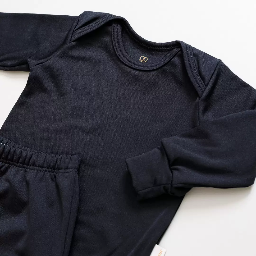 enxoval para bebê, lista de enxoval maternidade, dicas de maternidade, mamãe de primeira viagem, recém-nascido, puerpério, amamentação, dúvidas sobre maternidade, gravidez, parto, cesárea, parto natural, dicas para o sono do bebê, primeiros passos do bebê, macacão infantil, macacão bebê, malha 100% algodão, verão, primavera verão, baby, site confiável, peças infantis, moda infantil, roupa de criança, conjunto body manga curta infantil, unissex, Le Coeur, minimalista, roupas de bebê, roupas infantis, moda bebê, roupas para recém-nascido, loja de bebê online, conjuntos de bebê, roupa de bebê a preço acessível, roupas de bebê em promoção, roupas de bebê para o verão, conjuntos de roupas de bebê, roupas de bebê meia estação, roupa que cresce junto com o bebê, calça para bebê, macacão para bebê, camiseta bebê, roupas de bebê fáceis de trocar, body bebê, calça bebê, macacão com pezinho, saída de maternidade, roupa de bebê para sair da maternidade, roupa para neném, peças para neném maternidade, sapatinho de bebê, mantinha de bebê, roupa de bebê menino, roupa de bebê menina, touca para bebê, gorro para bebê, peças para aquecer o bebê, inverno, roupas de inverno para bebê, kit maternidade, enxoval bebê completo, kit body e calça bebê, kit saída de maternidade, kit roupas de recém-nascido, calça bebê suedine algodão, roupa de bebê confortável, enxoval bebê, roupas infantis, roupas para bebês preço, calça bebê, roupas personalizadas, roupas de maternidade, roupas de bebê confortáveis, calça de bebê unissex, ideias para mesversário, dicas de amamentação, quarto de bebê, decoração para quarto de bebê, malha leve e respirável, feito em algodão, confortável, maciez, moderna e estilosa, peças meia estação, enxoval completo para bebê, o que levar na mala da maternidade, lista enxoval maternidade atualizada, enxoval prático para recém-nascido, itens essenciais do enxoval, enxoval para mamãe e bebê, bolsa maternidade organizada, maternidade real, maternidade leve, maternidade na prática, dicas para mamães de primeira viagem, cuidados com o bebê recém-nascido, o que comprar antes do nascimento, roupinhas para maternidade, enxoval minimalista, enxoval sustentável para bebê, roupas fresquinhas para bebê, moda bebê verão, roupa leve para dias quentes, conjuntinho de verão bebê, roupas de bebê respiráveis, tecidos leves para o calor, roupas de bebê para meia-estação, looks de verão para bebê, conforto térmico para o bebê, roupa de bebê para clima quente, kit verão bebê, looks básicos de verão, roupas de bebê para passear, roupas de bebê para o dia a dia, roupas de bebê 100% algodão, algodão macio para bebê, roupas de bebê hipoalergênicas, tecidos naturais para bebê, roupas sem poliéster, malha respirável para bebê, roupas seguras para a pele do bebê, conforto e maciez para o bebê, roupas que não irritam a pele, roupas duráveis e confortáveis, roupas que acompanham o crescimento, qualidade premium infantil, roupas com toque suave, body de algodão para bebê, body manga curta bebê verão, calça bebê algodão, macacão leve para recém-nascido, conjunto bebê minimalista, roupas básicas para bebê, roupas neutras unissex, roupinhas para bebê menino e menina, kit body e calça bebê, kit roupas para recém-nascido, saída maternidade algodão, roupas práticas para trocar, roupas para o enxoval do bebê, roupas para dormir o bebê, pijaminha bebê, roupa para o bebê dormir confortável, amor em cada detalhe, feito com carinho para o bebê, cada fase com conforto, roupas para momentos especiais, estilo minimalista infantil, conforto que abraça, roupas que acompanham o crescimento, moda infantil afetiva, roupas pensadas para o dia a dia da mamãe.