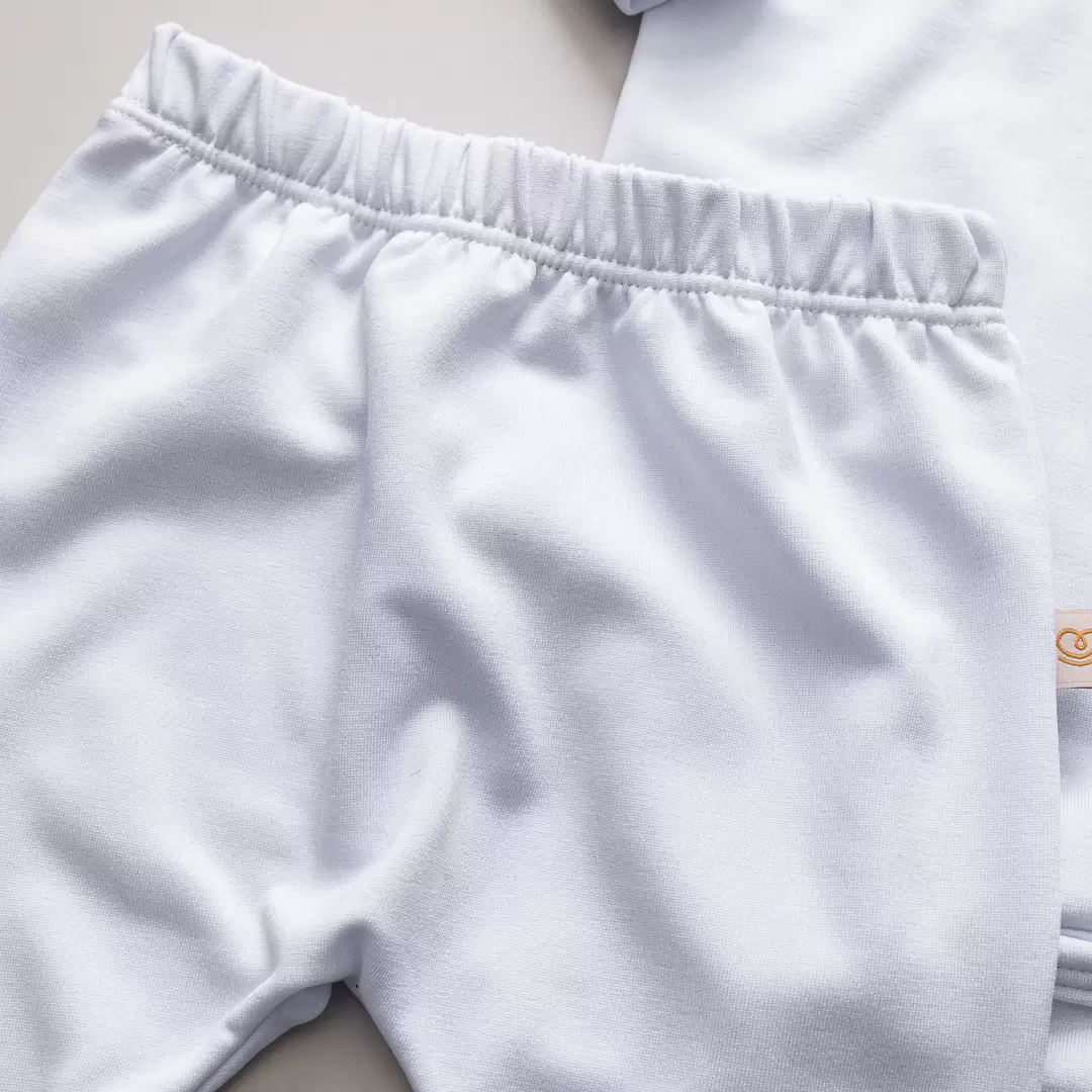 enxoval para bebê, lista de enxoval maternidade, dicas de maternidade, mamãe de primeira viagem, recém-nascido, puerpério, amamentação, dúvidas sobre maternidade, gravidez, parto, cesárea, parto natural, dicas para o sono do bebê, primeiros passos do bebê, macacão infantil, macacão bebê, malha 100% algodão, verão, primavera verão, baby, site confiável, peças infantis, moda infantil, roupa de criança, conjunto body manga curta infantil, unissex, Le Coeur, minimalista, roupas de bebê, roupas infantis, moda bebê, roupas para recém-nascido, loja de bebê online, conjuntos de bebê, roupa de bebê a preço acessível, roupas de bebê em promoção, roupas de bebê para o verão, conjuntos de roupas de bebê, roupas de bebê meia estação, roupa que cresce junto com o bebê, calça para bebê, macacão para bebê, camiseta bebê, roupas de bebê fáceis de trocar, body bebê, calça bebê, macacão com pezinho, saída de maternidade, roupa de bebê para sair da maternidade, roupa para neném, peças para neném maternidade, sapatinho de bebê, mantinha de bebê, roupa de bebê menino, roupa de bebê menina, touca para bebê, gorro para bebê, peças para aquecer o bebê, inverno, roupas de inverno para bebê, kit maternidade, enxoval bebê completo, kit body e calça bebê, kit saída de maternidade, kit roupas de recém-nascido, calça bebê suedine algodão, roupa de bebê confortável, enxoval bebê, roupas infantis, roupas para bebês preço, calça bebê, roupas personalizadas, roupas de maternidade, roupas de bebê confortáveis, calça de bebê unissex, ideias para mesversário, dicas de amamentação, quarto de bebê, decoração para quarto de bebê, malha leve e respirável, feito em algodão, confortável, maciez, moderna e estilosa, peças meia estação, enxoval completo para bebê, o que levar na mala da maternidade, lista enxoval maternidade atualizada, enxoval prático para recém-nascido, itens essenciais do enxoval, enxoval para mamãe e bebê, bolsa maternidade organizada, maternidade real, maternidade leve, maternidade na prática, dicas para mamães de primeira viagem, cuidados com o bebê recém-nascido, o que comprar antes do nascimento, roupinhas para maternidade, enxoval minimalista, enxoval sustentável para bebê, roupas fresquinhas para bebê, moda bebê verão, roupa leve para dias quentes, conjuntinho de verão bebê, roupas de bebê respiráveis, tecidos leves para o calor, roupas de bebê para meia-estação, looks de verão para bebê, conforto térmico para o bebê, roupa de bebê para clima quente, kit verão bebê, looks básicos de verão, roupas de bebê para passear, roupas de bebê para o dia a dia, roupas de bebê 100% algodão, algodão macio para bebê, roupas de bebê hipoalergênicas, tecidos naturais para bebê, roupas sem poliéster, malha respirável para bebê, roupas seguras para a pele do bebê, conforto e maciez para o bebê, roupas que não irritam a pele, roupas duráveis e confortáveis, roupas que acompanham o crescimento, qualidade premium infantil, roupas com toque suave, body de algodão para bebê, body manga curta bebê verão, calça bebê algodão, macacão leve para recém-nascido, conjunto bebê minimalista, roupas básicas para bebê, roupas neutras unissex, roupinhas para bebê menino e menina, kit body e calça bebê, kit roupas para recém-nascido, saída maternidade algodão, roupas práticas para trocar, roupas para o enxoval do bebê, roupas para dormir o bebê, pijaminha bebê, roupa para o bebê dormir confortável, amor em cada detalhe, feito com carinho para o bebê, cada fase com conforto, roupas para momentos especiais, estilo minimalista infantil, conforto que abraça, roupas que acompanham o crescimento, moda infantil afetiva, roupas pensadas para o dia a dia da mamãe.