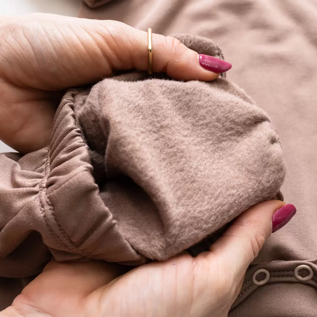 enxoval para bebê, lista de enxoval maternidade, dicas de maternidade, mamãe de primeira viagem, recém-nascido, puerpério, amamentação, dúvidas sobre maternidade, gravidez, parto, cesárea, parto natural, dicas para o sono do bebê, primeiros passos do bebê, macacão infantil, macacão bebê, malha 100% algodão, verão, primavera verão, baby, site confiável, peças infantis, moda infantil, roupa de criança, conjunto body manga curta infantil, unissex, Le Coeur, minimalista, roupas de bebê, roupas infantis, moda bebê, roupas para recém-nascido, loja de bebê online, conjuntos de bebê, roupa de bebê a preço acessível, roupas de bebê em promoção, roupas de bebê para o verão, conjuntos de roupas de bebê, roupas de bebê meia estação, roupa que cresce junto com o bebê, calça para bebê, macacão para bebê, camiseta bebê, roupas de bebê fáceis de trocar, body bebê, calça bebê, macacão com pezinho, saída de maternidade, roupa de bebê para sair da maternidade, roupa para neném, peças para neném maternidade, sapatinho de bebê, mantinha de bebê, roupa de bebê menino, roupa de bebê menina, touca para bebê, gorro para bebê, peças para aquecer o bebê, inverno, roupas de inverno para bebê, kit maternidade, enxoval bebê completo, kit body e calça bebê, kit saída de maternidade, kit roupas de recém-nascido, calça bebê suedine algodão, roupa de bebê confortável, enxoval bebê, roupas infantis, roupas para bebês preço, calça bebê, roupas personalizadas, roupas de maternidade, roupas de bebê confortáveis, calça de bebê unissex, ideias para mesversário, dicas de amamentação, quarto de bebê, decoração para quarto de bebê, malha leve e respirável, feito em algodão, confortável, maciez, moderna e estilosa, peças meia estação, enxoval completo para bebê, o que levar na mala da maternidade, lista enxoval maternidade atualizada, enxoval prático para recém-nascido, itens essenciais do enxoval, enxoval para mamãe e bebê, bolsa maternidade organizada, maternidade real, maternidade leve, maternidade na prática, dicas para mamães de primeira viagem, cuidados com o bebê recém-nascido, o que comprar antes do nascimento, roupinhas para maternidade, enxoval minimalista, enxoval sustentável para bebê, roupas fresquinhas para bebê, moda bebê verão, roupa leve para dias quentes, conjuntinho de verão bebê, roupas de bebê respiráveis, tecidos leves para o calor, roupas de bebê para meia-estação, looks de verão para bebê, conforto térmico para o bebê, roupa de bebê para clima quente, kit verão bebê, looks básicos de verão, roupas de bebê para passear, roupas de bebê para o dia a dia, roupas de bebê 100% algodão, algodão macio para bebê, roupas de bebê hipoalergênicas, tecidos naturais para bebê, roupas sem poliéster, malha respirável para bebê, roupas seguras para a pele do bebê, conforto e maciez para o bebê, roupas que não irritam a pele, roupas duráveis e confortáveis, roupas que acompanham o crescimento, qualidade premium infantil, roupas com toque suave, body de algodão para bebê, body manga curta bebê verão, calça bebê algodão, macacão leve para recém-nascido, conjunto bebê minimalista, roupas básicas para bebê, roupas neutras unissex, roupinhas para bebê menino e menina, kit body e calça bebê, kit roupas para recém-nascido, saída maternidade algodão, roupas práticas para trocar, roupas para o enxoval do bebê, roupas para dormir o bebê, pijaminha bebê, roupa para o bebê dormir confortável, amor em cada detalhe, feito com carinho para o bebê, cada fase com conforto, roupas para momentos especiais, estilo minimalista infantil, conforto que abraça, roupas que acompanham o crescimento, moda infantil afetiva, roupas pensadas para o dia a dia da mamãe.