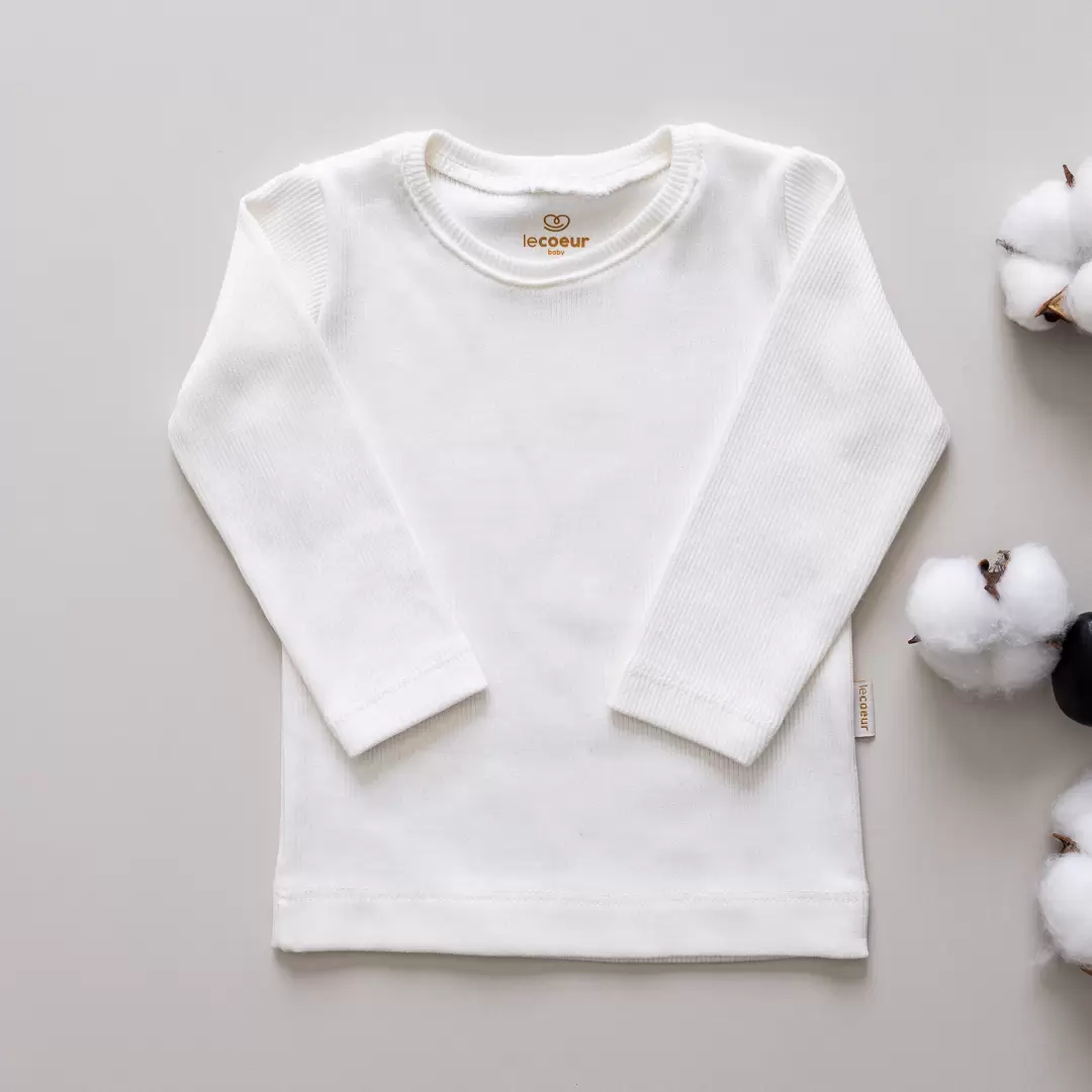 Camiseta Ribana off white 100% algodão confortavel unissex le coeur outono inverno varejo minimalista estiloso basico pratico leve moda bebe baby clean moderno inverno