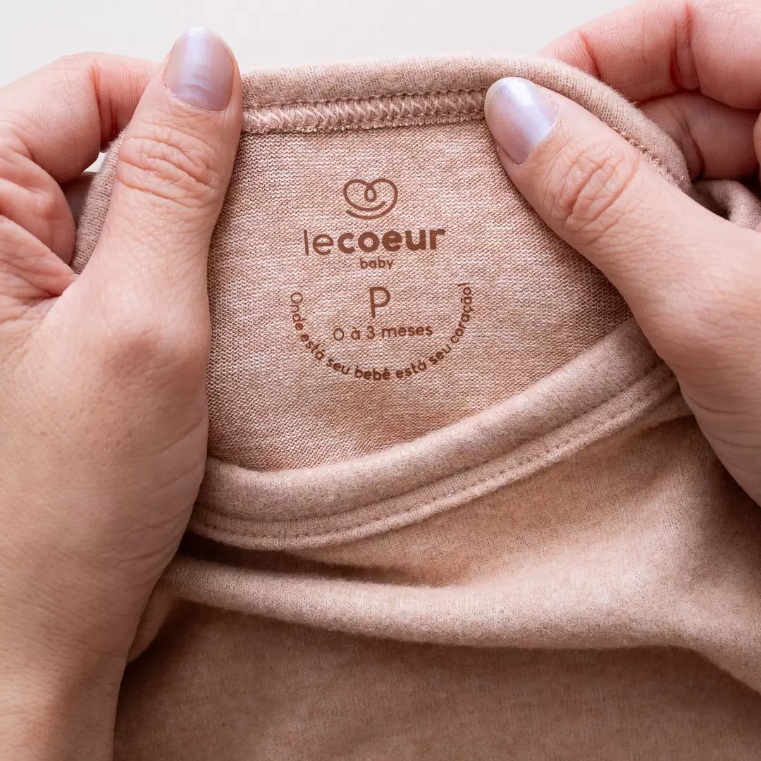 enxoval para bebe lista de enxoval maternidade dicas de maternidade mamae de primeira viagem recem nasciso puerperio amamentacao duvidas sobre maternidade gravidez parto cesaria parto natural dicas para o sono do bebe dicas de amamentacao primeiros passos do bebe macacão infantil, macacão bebe, malha 100% algodão, verão, baby, site confiável, primavera verão, peças infantis, moda infantil, roupa de criança, conjunto body manga curta infantil, unissex, le coeur, minimalista, Roupas de bebê, Roupas infantis, Moda bebê, Roupas para recém-nascido, loja de bebê online, Conjuntos de bebê, Roupa de bebê a preço acessível, Roupas de bebê em promoção, Roupas de bebê para o verão, Conjuntos de roupas de bebê, Roupas de bebê meia estação, Roupa que cresce junto com o bebê, calça para bebê, Macacão para bebê Camiseta bebê, Roupas de bebê Fáceis de trocar, Body bebê, Calça bebê, macacão com pezinho, Saída de maternidade, Roupa de bebê para sair da maternidade, Roupa para neném, Peças para neném maternidade sapatinho de bebe mantinha de bebe roupa de bebe menino roupa de bebe menina touca para bebe gorro para bebe pecas para aquecer o bebe inverno roupas de inverno para bebe Kit maternidade enxoval bebe completo kit bodyv e calça bebe kit saida de maternidade kit roupas de recem nascido calça bebe suedine algodao roupa de bebe confortavel enxoval bebe roupas infantis roupas para bebes preço calça bebe roupas personalizadas roupas de maternidade roupa de bebe confortaveis calça de bebe unissex