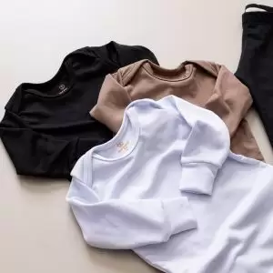 enxoval para bebe lista de enxoval maternidade dicas de maternidade mamae de primeira viagem recem nasciso puerperio amamentacao duvidas sobre maternidade gravidez parto cesaria parto natural dicas para o sono do bebe dicas de amamentacao primeiros passos do bebe macacão infantil, macacão bebe, malha 100% algodão, verão, baby, site confiável, primavera verão, peças infantis, moda infantil, roupa de criança, conjunto body manga curta infantil, unissex, le coeur, minimalista, Roupas de bebê, Roupas infantis, Moda bebê, Roupas para recém-nascido, loja de bebê online, Conjuntos de bebê, Roupa de bebê a preço acessível, Roupas de bebê em promoção, Roupas de bebê para o verão, Conjuntos de roupas de bebê, Roupas de bebê meia estação, Roupa que cresce junto com o bebê, calça para bebê, Macacão para bebê Camiseta bebê, Roupas de bebê Fáceis de trocar, Body bebê, Calça bebê, macacão com pezinho, Saída de maternidade, Roupa de bebê para sair da maternidade, Roupa para neném, Peças para neném maternidade sapatinho de bebe mantinha de bebe roupa de bebe menino roupa de bebe menina touca para bebe gorro para bebe pecas para aquecer o bebe inverno roupas de inverno para bebe Kit maternidade enxoval bebe completo kit bodyv e calça bebe kit saida de maternidade kit roupas de recem nascido