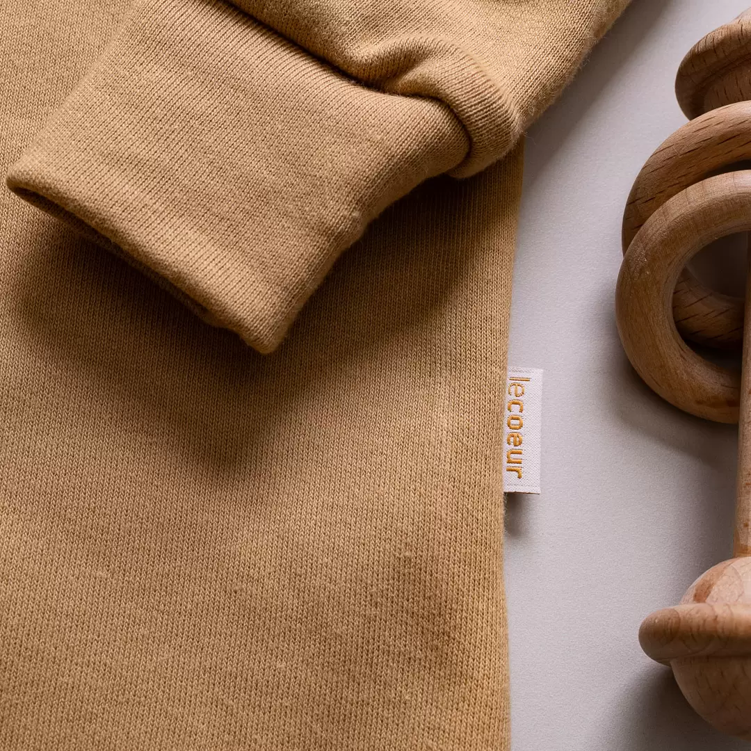 enxoval para bebe lista de enxoval maternidade dicas de maternidade mamae de primeira viagem recem nasciso puerperio amamentacao duvidas sobre maternidade gravidez parto cesaria parto natural dicas para o sono do bebe dicas de amamentacao primeiros passos do bebe macacão infantil, macacão bebe, malha 100% algodão, verão, baby, site confiável, primavera verão, peças infantis, moda infantil, roupa de criança, conjunto body manga curta infantil, unissex, le coeur, minimalista, Roupas de bebê, Roupas infantis, Moda bebê, Roupas para recém-nascido, loja de bebê online, Conjuntos de bebê, Roupa de bebê a preço acessível, Roupas de bebê em promoção, Roupas de bebê para o verão, Conjuntos de roupas de bebê, Roupas de bebê meia estação, Roupa que cresce junto com o bebê, calça para bebê, Macacão para bebê Camiseta bebê, Roupas de bebê Fáceis de trocar, Body bebê, Calça bebê, macacão com pezinho, Saída de maternidade, Roupa de bebê para sair da maternidade, Roupa para neném, Peças para neném maternidade sapatinho de bebe mantinha de bebe roupa de bebe menino roupa de bebe menina touca para bebe gorro para bebe pecas para aquecer o bebe inverno roupas de inverno para bebe Kit maternidade enxoval bebe completo kit bodyv e calça bebe kit saida de maternidade kit roupas de recem nascido calça bebe suedine algodao roupa de bebe confortavel enxoval bebe roupas infantis roupas para bebes preço calça bebe roupas personalizadas roupas de maternidade roupa de bebe confortaveis calça de bebe unissex