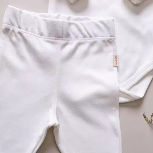 enxoval para bebe lista de enxoval maternidade dicas de maternidade mamae de primeira viagem recem nasciso puerperio amamentacao duvidas sobre maternidade gravidez parto cesaria parto natural dicas para o sono do bebe dicas de amamentacao primeiros passos do bebe macacão infantil, macacão bebe, malha 100% algodão, verão, baby, site confiável, primavera verão, peças infantis, moda infantil, roupa de criança, conjunto body manga curta infantil, unissex, le coeur, minimalista, Roupas de bebê, Roupas infantis, Moda bebê, Roupas para recém-nascido, loja de bebê online, Conjuntos de bebê, Roupa de bebê a preço acessível, Roupas de bebê em promoção, Roupas de bebê para o verão, Conjuntos de roupas de bebê, Roupas de bebê meia estação, Roupa que cresce junto com o bebê, calça para bebê, Macacão para bebê Camiseta bebê, Roupas de bebê Fáceis de trocar, Body bebê, Calça bebê, macacão com pezinho, Saída de maternidade, Roupa de bebê para sair da maternidade, Roupa para neném, Peças para neném maternidade sapatinho de bebe mantinha de bebe roupa de bebe menino roupa de bebe menina touca para bebe gorro para bebe pecas para aquecer o bebe inverno roupas de inverno para bebe Kit maternidade enxoval bebe completo kit bodyv e calça bebe kit saida de maternidade kit roupas de recem nascido calça bebe suedine algodao roupa de bebe confortavel enxoval bebe roupas infantis roupas para bebes preço calça bebe roupas personalizadas roupas de maternidade roupa de bebe confortaveis calça de bebe unissex