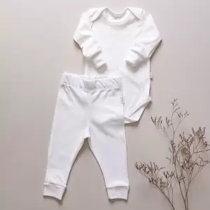 enxoval para bebe lista de enxoval maternidade dicas de maternidade mamae de primeira viagem recem nasciso puerperio amamentacao duvidas sobre maternidade gravidez parto cesaria parto natural dicas para o sono do bebe dicas de amamentacao primeiros passos do bebe macacão infantil, macacão bebe, malha 100% algodão, verão, baby, site confiável, primavera verão, peças infantis, moda infantil, roupa de criança, conjunto body manga curta infantil, unissex, le coeur, minimalista, Roupas de bebê, Roupas infantis, Moda bebê, Roupas para recém-nascido, loja de bebê online, Conjuntos de bebê, Roupa de bebê a preço acessível, Roupas de bebê em promoção, Roupas de bebê para o verão, Conjuntos de roupas de bebê, Roupas de bebê meia estação, Roupa que cresce junto com o bebê, calça para bebê, Macacão para bebê Camiseta bebê, Roupas de bebê Fáceis de trocar, Body bebê, Calça bebê, macacão com pezinho, Saída de maternidade, Roupa de bebê para sair da maternidade, Roupa para neném, Peças para neném maternidade sapatinho de bebe mantinha de bebe roupa de bebe menino roupa de bebe menina touca para bebe gorro para bebe pecas para aquecer o bebe inverno roupas de inverno para bebe Kit maternidade enxoval bebe completo kit bodyv e calça bebe kit saida de maternidade kit roupas de recem nascido calça bebe suedine algodao roupa de bebe confortavel enxoval bebe roupas infantis roupas para bebes preço calça bebe roupas personalizadas roupas de maternidade roupa de bebe confortaveis calça de bebe unissex