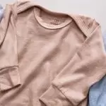 enxoval para bebe lista de enxoval maternidade dicas de maternidade mamae de primeira viagem recem nasciso puerperio amamentacao duvidas sobre maternidade gravidez parto cesaria parto natural dicas para o sono do bebe dicas de amamentacao primeiros passos do bebe macacão infantil, macacão bebe, malha 100% algodão, verão, baby, site confiável, primavera verão, peças infantis, moda infantil, roupa de criança, conjunto body manga curta infantil, unissex, le coeur, minimalista, Roupas de bebê, Roupas infantis, Moda bebê, Roupas para recém-nascido, loja de bebê online, Conjuntos de bebê, Roupa de bebê a preço acessível, Roupas de bebê em promoção, Roupas de bebê para o verão, Conjuntos de roupas de bebê, Roupas de bebê meia estação, Roupa que cresce junto com o bebê, calça para bebê, Macacão para bebê Camiseta bebê, Roupas de bebê Fáceis de trocar, Body bebê, Calça bebê, macacão com pezinho, Saída de maternidade, Roupa de bebê para sair da maternidade, Roupa para neném, Peças para neném maternidade sapatinho de bebe mantinha de bebe roupa de bebe menino roupa de bebe menina touca para bebe gorro para bebe pecas para aquecer o bebe inverno roupas de inverno para bebe Kit maternidade enxoval bebe completo kit bodyv e calça bebe kit saida de maternidade kit roupas de recem nascido