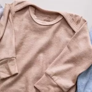 enxoval para bebe lista de enxoval maternidade dicas de maternidade mamae de primeira viagem recem nasciso puerperio amamentacao duvidas sobre maternidade gravidez parto cesaria parto natural dicas para o sono do bebe dicas de amamentacao primeiros passos do bebe macacão infantil, macacão bebe, malha 100% algodão, verão, baby, site confiável, primavera verão, peças infantis, moda infantil, roupa de criança, conjunto body manga curta infantil, unissex, le coeur, minimalista, Roupas de bebê, Roupas infantis, Moda bebê, Roupas para recém-nascido, loja de bebê online, Conjuntos de bebê, Roupa de bebê a preço acessível, Roupas de bebê em promoção, Roupas de bebê para o verão, Conjuntos de roupas de bebê, Roupas de bebê meia estação, Roupa que cresce junto com o bebê, calça para bebê, Macacão para bebê Camiseta bebê, Roupas de bebê Fáceis de trocar, Body bebê, Calça bebê, macacão com pezinho, Saída de maternidade, Roupa de bebê para sair da maternidade, Roupa para neném, Peças para neném maternidade sapatinho de bebe mantinha de bebe roupa de bebe menino roupa de bebe menina touca para bebe gorro para bebe pecas para aquecer o bebe inverno roupas de inverno para bebe Kit maternidade enxoval bebe completo kit bodyv e calça bebe kit saida de maternidade kit roupas de recem nascido