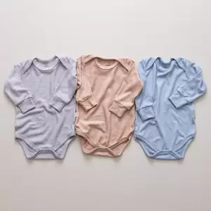 enxoval para bebe lista de enxoval maternidade dicas de maternidade mamae de primeira viagem recem nasciso puerperio amamentacao duvidas sobre maternidade gravidez parto cesaria parto natural dicas para o sono do bebe dicas de amamentacao primeiros passos do bebe macacão infantil, macacão bebe, malha 100% algodão, verão, baby, site confiável, primavera verão, peças infantis, moda infantil, roupa de criança, conjunto body manga curta infantil, unissex, le coeur, minimalista, Roupas de bebê, Roupas infantis, Moda bebê, Roupas para recém-nascido, loja de bebê online, Conjuntos de bebê, Roupa de bebê a preço acessível, Roupas de bebê em promoção, Roupas de bebê para o verão, Conjuntos de roupas de bebê, Roupas de bebê meia estação, Roupa que cresce junto com o bebê, calça para bebê, Macacão para bebê Camiseta bebê, Roupas de bebê Fáceis de trocar, Body bebê, Calça bebê, macacão com pezinho, Saída de maternidade, Roupa de bebê para sair da maternidade, Roupa para neném, Peças para neném maternidade sapatinho de bebe mantinha de bebe roupa de bebe menino roupa de bebe menina touca para bebe gorro para bebe pecas para aquecer o bebe inverno roupas de inverno para bebe Kit maternidade enxoval bebe completo kit bodyv e calça bebe kit saida de maternidade kit roupas de recem nascido