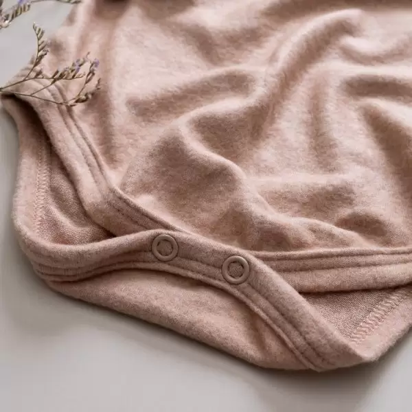 enxoval para bebe lista de enxoval maternidade dicas de maternidade mamae de primeira viagem recem nasciso puerperio amamentacao duvidas sobre maternidade gravidez parto cesaria parto natural dicas para o sono do bebe dicas de amamentacao primeiros passos do bebe macacão infantil, macacão bebe, malha 100% algodão, verão, baby, site confiável, primavera verão, peças infantis, moda infantil, roupa de criança, conjunto body manga curta infantil, unissex, le coeur, minimalista, Roupas de bebê, Roupas infantis, Moda bebê, Roupas para recém-nascido, loja de bebê online, Conjuntos de bebê, Roupa de bebê a preço acessível, Roupas de bebê em promoção, Roupas de bebê para o verão, Conjuntos de roupas de bebê, Roupas de bebê meia estação, Roupa que cresce junto com o bebê, calça para bebê, Macacão para bebê Camiseta bebê, Roupas de bebê Fáceis de trocar, Body bebê, Calça bebê, macacão com pezinho, Saída de maternidade, Roupa de bebê para sair da maternidade, Roupa para neném, Peças para neném maternidade sapatinho de bebe mantinha de bebe roupa de bebe menino roupa de bebe menina touca para bebe gorro para bebe pecas para aquecer o bebe inverno roupas de inverno para bebe Kit maternidade enxoval bebe completo kit bodyv e calça bebe kit saida de maternidade kit roupas de recem nascido