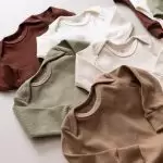 enxoval para bebe lista de enxoval maternidade dicas de maternidade mamae de primeira viagem recem nasciso puerperio amamentacao duvidas sobre maternidade gravidez parto cesaria parto natural dicas para o sono do bebe dicas de amamentacao primeiros passos do bebe macacão infantil, macacão bebe, malha 100% algodão, verão, baby, site confiável, primavera verão, peças infantis, moda infantil, roupa de criança, conjunto body manga curta infantil, unissex, le coeur, minimalista, Roupas de bebê, Roupas infantis, Moda bebê, Roupas para recém-nascido, loja de bebê online, Conjuntos de bebê, Roupa de bebê a preço acessível, Roupas de bebê em promoção, Roupas de bebê para o verão, Conjuntos de roupas de bebê, Roupas de bebê meia estação, Roupa que cresce junto com o bebê, calça para bebê, Macacão para bebê Camiseta bebê, Roupas de bebê Fáceis de trocar, Body bebê, Calça bebê, macacão com pezinho, Saída de maternidade, Roupa de bebê para sair da maternidade, Roupa para neném, Peças para neném maternidade sapatinho de bebe mantinha de bebe roupa de bebe menino roupa de bebe menina touca para bebe gorro para bebe pecas para aquecer o bebe inverno roupas de inverno para bebe Kit maternidade enxoval bebe completo kit bodyv e calça bebe kit saida de maternidade kit roupas de recem nascido