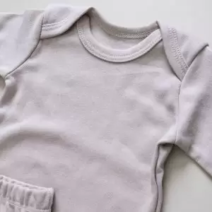 lista de enxoval para maternidade lista maternidade enxoval bebe saida de maternidade mala de maternidade looks para bebe roupas de verao para bebe roupinhas fresquinhas para bebes 100 algodao malha algodao malha antialergica malha ecologica enxoval para bebe lista de enxoval maternidade dicas de maternidade mamae de primeira viagem recem nasciso puerperio amamentacao duvidas sobre maternidade gravidez parto cesaria parto natural dicas para o sono do bebe dicas de amamentacao primeiros passos do bebe macacão infantil, macacão bebe, malha 100% algodão, verão, baby, site confiável, primavera verão, peças infantis, moda infantil, roupa de criança, conjunto body manga curta infantil, unissex, le coeur, minimalista, Roupas de bebê, Roupas infantis, Moda bebê, Roupas para recém-nascido, loja de bebê online, Conjuntos de bebê, Roupa de bebê a preço acessível, Roupas de bebê em promoção, Roupas de bebê para o verão, Conjuntos de roupas de bebê, Roupas de bebê meia estação, Roupa que cresce junto com o bebê, calça para bebê, Macacão para bebê Camiseta bebê, Roupas de bebê Fáceis de trocar, Body bebê, Calça bebê, macacão com pezinho, Saída de maternidade, Roupa de bebê para sair da maternidade, Roupa para neném, Peças para neném maternidade sapatinho de bebe mantinha de bebe roupa de bebe menino roupa de bebe menina touca para bebe gorro para bebe pecas para aquecer o bebe inverno roupas de inverno para bebe Kit maternidade enxoval bebe completo kit bodyv e calça bebe kit saida de maternidade kit roupas de recem nascido calça bebe suedine algodao roupa de bebe confortavel enxoval bebe roupas infantis roupas para bebes preço calça bebe roupas personalizadas roupas de maternidade roupa de bebe confortaveis calça de bebe unissex