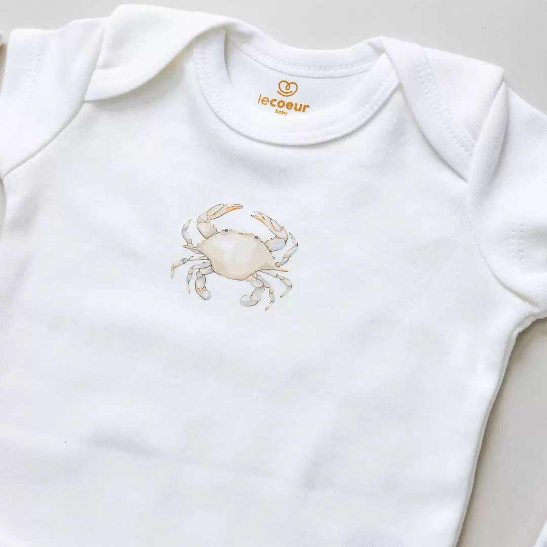 enxoval para bebe lista de enxoval maternidade dicas de maternidade mamae de primeira viagem recem nasciso puerperio amamentacao duvidas sobre maternidade gravidez parto cesaria parto natural dicas para o sono do bebe dicas de amamentacao primeiros passos do bebe macacão infantil, macacão bebe, malha 100% algodão, verão, baby, site confiável, primavera verão, peças infantis, moda infantil, roupa de criança, conjunto body manga curta infantil, unissex, le coeur, minimalista, Roupas de bebê, Roupas infantis, Moda bebê, Roupas para recém-nascido, loja de bebê online, Conjuntos de bebê, Roupa de bebê a preço acessível, Roupas de bebê em promoção, Roupas de bebê para o verão, Conjuntos de roupas de bebê, Roupas de bebê meia estação, Roupa que cresce junto com o bebê, calça para bebê, Macacão para bebê Camiseta bebê, Roupas de bebê Fáceis de trocar, Body bebê, Calça bebê, macacão com pezinho, Saída de maternidade, Roupa de bebê para sair da maternidade, Roupa para neném, Peças para neném maternidade sapatinho de bebe mantinha de bebe roupa de bebe menino roupa de bebe menina touca para bebe gorro para bebe pecas para aquecer o bebe inverno roupas de inverno para bebe Kit maternidade enxoval bebe completo kit bodyv e calça bebe kit saida de maternidade kit roupas de recem nascido calça bebe suedine algodao roupa de bebe confortavel enxoval bebe roupas infantis roupas para bebes preço calça bebe roupas personalizadas roupas de maternidade roupa de bebe confortaveis calça de bebe unissex