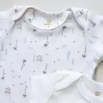 enxoval para bebe lista de enxoval maternidade dicas de maternidade mamae de primeira viagem recem nasciso puerperio amamentacao duvidas sobre maternidade gravidez parto cesaria parto natural dicas para o sono do bebe dicas de amamentacao primeiros passos do bebe macacão infantil, macacão bebe, malha 100% algodão, verão, baby, site confiável, primavera verão, peças infantis, moda infantil, roupa de criança, conjunto body manga curta infantil, unissex, le coeur, minimalista, Roupas de bebê, Roupas infantis, Moda bebê, Roupas para recém-nascido, loja de bebê online, Conjuntos de bebê, Roupa de bebê a preço acessível, Roupas de bebê em promoção, Roupas de bebê para o verão, Conjuntos de roupas de bebê, Roupas de bebê meia estação, Roupa que cresce junto com o bebê, calça para bebê, Macacão para bebê Camiseta bebê, Roupas de bebê Fáceis de trocar, Body bebê, Calça bebê, macacão com pezinho, Saída de maternidade, Roupa de bebê para sair da maternidade, Roupa para neném, Peças para neném maternidade sapatinho de bebe mantinha de bebe roupa de bebe menino roupa de bebe menina touca para bebe gorro para bebe pecas para aquecer o bebe inverno roupas de inverno para bebe Kit maternidade enxoval bebe completo kit bodyv e calça bebe kit saida de maternidade kit roupas de recem nascido calça bebe suedine algodao roupa de bebe confortavel enxoval bebe roupas infantis roupas para bebes preço calça bebe roupas personalizadas roupas de maternidade roupa de bebe confortaveis calça de bebe unissex