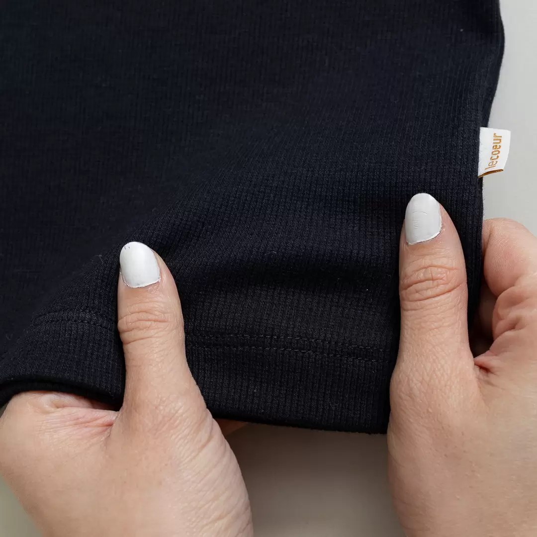 enxoval para bebê, lista de enxoval maternidade, dicas de maternidade, mamãe de primeira viagem, recém-nascido, puerpério, amamentação, dúvidas sobre maternidade, gravidez, parto, cesárea, parto natural, dicas para o sono do bebê, primeiros passos do bebê, macacão infantil, macacão bebê, malha 100% algodão, verão, primavera verão, baby, site confiável, peças infantis, moda infantil, roupa de criança, conjunto body manga curta infantil, unissex, Le Coeur, minimalista, roupas de bebê, roupas infantis, moda bebê, roupas para recém-nascido, loja de bebê online, conjuntos de bebê, roupa de bebê a preço acessível, roupas de bebê em promoção, roupas de bebê para o verão, conjuntos de roupas de bebê, roupas de bebê meia estação, roupa que cresce junto com o bebê, calça para bebê, macacão para bebê, camiseta bebê, roupas de bebê fáceis de trocar, body bebê, calça bebê, macacão com pezinho, saída de maternidade, roupa de bebê para sair da maternidade, roupa para neném, peças para neném maternidade, sapatinho de bebê, mantinha de bebê, roupa de bebê menino, roupa de bebê menina, touca para bebê, gorro para bebê, peças para aquecer o bebê, inverno, roupas de inverno para bebê, kit maternidade, enxoval bebê completo, kit body e calça bebê, kit saída de maternidade, kit roupas de recém-nascido, calça bebê suedine algodão, roupa de bebê confortável, enxoval bebê, roupas infantis, roupas para bebês preço, calça bebê, roupas personalizadas, roupas de maternidade, roupas de bebê confortáveis, calça de bebê unissex, ideias para mesversário, dicas de amamentação, quarto de bebê, decoração para quarto de bebê, malha leve e respirável, feito em algodão, confortável, maciez, moderna e estilosa, peças meia estação, enxoval completo para bebê, o que levar na mala da maternidade, lista enxoval maternidade atualizada, enxoval prático para recém-nascido, itens essenciais do enxoval, enxoval para mamãe e bebê, bolsa maternidade organizada, maternidade real, maternidade leve, maternidade na prática, dicas para mamães de primeira viagem, cuidados com o bebê recém-nascido, o que comprar antes do nascimento, roupinhas para maternidade, enxoval minimalista, enxoval sustentável para bebê, roupas fresquinhas para bebê, moda bebê verão, roupa leve para dias quentes, conjuntinho de verão bebê, roupas de bebê respiráveis, tecidos leves para o calor, roupas de bebê para meia-estação, looks de verão para bebê, conforto térmico para o bebê, roupa de bebê para clima quente, kit verão bebê, looks básicos de verão, roupas de bebê para passear, roupas de bebê para o dia a dia, roupas de bebê 100% algodão, algodão macio para bebê, roupas de bebê hipoalergênicas, tecidos naturais para bebê, roupas sem poliéster, malha respirável para bebê, roupas seguras para a pele do bebê, conforto e maciez para o bebê, roupas que não irritam a pele, roupas duráveis e confortáveis, roupas que acompanham o crescimento, qualidade premium infantil, roupas com toque suave, body de algodão para bebê, body manga curta bebê verão, calça bebê algodão, macacão leve para recém-nascido, conjunto bebê minimalista, roupas básicas para bebê, roupas neutras unissex, roupinhas para bebê menino e menina, kit body e calça bebê, kit roupas para recém-nascido, saída maternidade algodão, roupas práticas para trocar, roupas para o enxoval do bebê, roupas para dormir o bebê, pijaminha bebê, roupa para o bebê dormir confortável, amor em cada detalhe, feito com carinho para o bebê, cada fase com conforto, roupas para momentos especiais, estilo minimalista infantil, conforto que abraça, roupas que acompanham o crescimento, moda infantil afetiva, roupas pensadas para o dia a dia da mamãe.