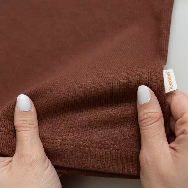 enxoval para bebê, lista de enxoval maternidade, dicas de maternidade, mamãe de primeira viagem, recém-nascido, puerpério, amamentação, dúvidas sobre maternidade, gravidez, parto, cesárea, parto natural, dicas para o sono do bebê, primeiros passos do bebê, macacão infantil, macacão bebê, malha 100% algodão, verão, primavera verão, baby, site confiável, peças infantis, moda infantil, roupa de criança, conjunto body manga curta infantil, unissex, Le Coeur, minimalista, roupas de bebê, roupas infantis, moda bebê, roupas para recém-nascido, loja de bebê online, conjuntos de bebê, roupa de bebê a preço acessível, roupas de bebê em promoção, roupas de bebê para o verão, conjuntos de roupas de bebê, roupas de bebê meia estação, roupa que cresce junto com o bebê, calça para bebê, macacão para bebê, camiseta bebê, roupas de bebê fáceis de trocar, body bebê, calça bebê, macacão com pezinho, saída de maternidade, roupa de bebê para sair da maternidade, roupa para neném, peças para neném maternidade, sapatinho de bebê, mantinha de bebê, roupa de bebê menino, roupa de bebê menina, touca para bebê, gorro para bebê, peças para aquecer o bebê, inverno, roupas de inverno para bebê, kit maternidade, enxoval bebê completo, kit body e calça bebê, kit saída de maternidade, kit roupas de recém-nascido, calça bebê suedine algodão, roupa de bebê confortável, enxoval bebê, roupas infantis, roupas para bebês preço, calça bebê, roupas personalizadas, roupas de maternidade, roupas de bebê confortáveis, calça de bebê unissex, ideias para mesversário, dicas de amamentação, quarto de bebê, decoração para quarto de bebê, malha leve e respirável, feito em algodão, confortável, maciez, moderna e estilosa, peças meia estação, enxoval completo para bebê, o que levar na mala da maternidade, lista enxoval maternidade atualizada, enxoval prático para recém-nascido, itens essenciais do enxoval, enxoval para mamãe e bebê, bolsa maternidade organizada, maternidade real, maternidade leve, maternidade na prática, dicas para mamães de primeira viagem, cuidados com o bebê recém-nascido, o que comprar antes do nascimento, roupinhas para maternidade, enxoval minimalista, enxoval sustentável para bebê, roupas fresquinhas para bebê, moda bebê verão, roupa leve para dias quentes, conjuntinho de verão bebê, roupas de bebê respiráveis, tecidos leves para o calor, roupas de bebê para meia-estação, looks de verão para bebê, conforto térmico para o bebê, roupa de bebê para clima quente, kit verão bebê, looks básicos de verão, roupas de bebê para passear, roupas de bebê para o dia a dia, roupas de bebê 100% algodão, algodão macio para bebê, roupas de bebê hipoalergênicas, tecidos naturais para bebê, roupas sem poliéster, malha respirável para bebê, roupas seguras para a pele do bebê, conforto e maciez para o bebê, roupas que não irritam a pele, roupas duráveis e confortáveis, roupas que acompanham o crescimento, qualidade premium infantil, roupas com toque suave, body de algodão para bebê, body manga curta bebê verão, calça bebê algodão, macacão leve para recém-nascido, conjunto bebê minimalista, roupas básicas para bebê, roupas neutras unissex, roupinhas para bebê menino e menina, kit body e calça bebê, kit roupas para recém-nascido, saída maternidade algodão, roupas práticas para trocar, roupas para o enxoval do bebê, roupas para dormir o bebê, pijaminha bebê, roupa para o bebê dormir confortável, amor em cada detalhe, feito com carinho para o bebê, cada fase com conforto, roupas para momentos especiais, estilo minimalista infantil, conforto que abraça, roupas que acompanham o crescimento, moda infantil afetiva, roupas pensadas para o dia a dia da mamãe.