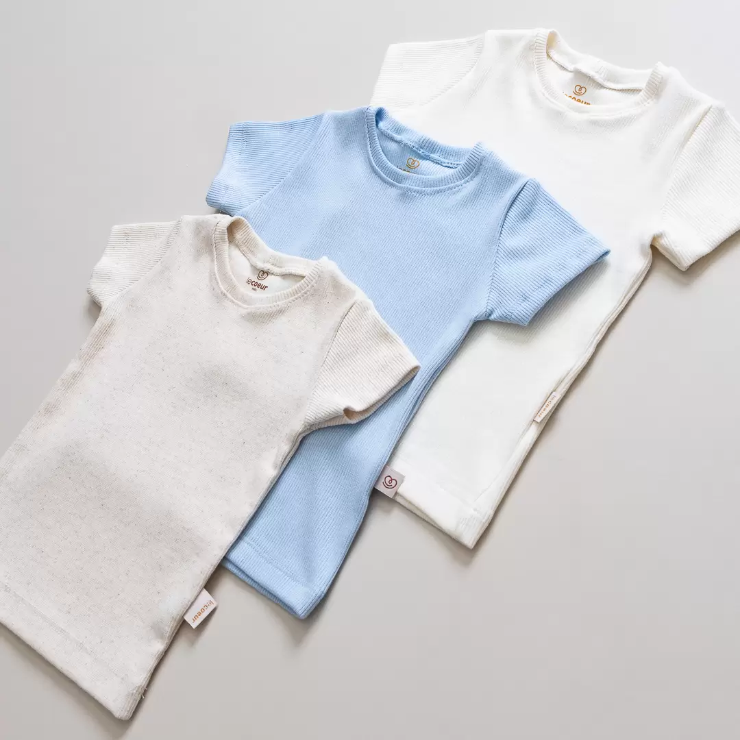 enxoval para bebê, lista de enxoval maternidade, dicas de maternidade, mamãe de primeira viagem, recém-nascido, puerpério, amamentação, dúvidas sobre maternidade, gravidez, parto, cesárea, parto natural, dicas para o sono do bebê, primeiros passos do bebê, macacão infantil, macacão bebê, malha 100% algodão, verão, primavera verão, baby, site confiável, peças infantis, moda infantil, roupa de criança, conjunto body manga curta infantil, unissex, Le Coeur, minimalista, roupas de bebê, roupas infantis, moda bebê, roupas para recém-nascido, loja de bebê online, conjuntos de bebê, roupa de bebê a preço acessível, roupas de bebê em promoção, roupas de bebê para o verão, conjuntos de roupas de bebê, roupas de bebê meia estação, roupa que cresce junto com o bebê, calça para bebê, macacão para bebê, camiseta bebê, roupas de bebê fáceis de trocar, body bebê, calça bebê, macacão com pezinho, saída de maternidade, roupa de bebê para sair da maternidade, roupa para neném, peças para neném maternidade, sapatinho de bebê, mantinha de bebê, roupa de bebê menino, roupa de bebê menina, touca para bebê, gorro para bebê, peças para aquecer o bebê, inverno, roupas de inverno para bebê, kit maternidade, enxoval bebê completo, kit body e calça bebê, kit saída de maternidade, kit roupas de recém-nascido, calça bebê suedine algodão, roupa de bebê confortável, enxoval bebê, roupas infantis, roupas para bebês preço, calça bebê, roupas personalizadas, roupas de maternidade, roupas de bebê confortáveis, calça de bebê unissex, ideias para mesversário, dicas de amamentação, quarto de bebê, decoração para quarto de bebê, malha leve e respirável, feito em algodão, confortável, maciez, moderna e estilosa, peças meia estação, enxoval completo para bebê, o que levar na mala da maternidade, lista enxoval maternidade atualizada, enxoval prático para recém-nascido, itens essenciais do enxoval, enxoval para mamãe e bebê, bolsa maternidade organizada, maternidade real, maternidade leve, maternidade na prática, dicas para mamães de primeira viagem, cuidados com o bebê recém-nascido, o que comprar antes do nascimento, roupinhas para maternidade, enxoval minimalista, enxoval sustentável para bebê, roupas fresquinhas para bebê, moda bebê verão, roupa leve para dias quentes, conjuntinho de verão bebê, roupas de bebê respiráveis, tecidos leves para o calor, roupas de bebê para meia-estação, looks de verão para bebê, conforto térmico para o bebê, roupa de bebê para clima quente, kit verão bebê, looks básicos de verão, roupas de bebê para passear, roupas de bebê para o dia a dia, roupas de bebê 100% algodão, algodão macio para bebê, roupas de bebê hipoalergênicas, tecidos naturais para bebê, roupas sem poliéster, malha respirável para bebê, roupas seguras para a pele do bebê, conforto e maciez para o bebê, roupas que não irritam a pele, roupas duráveis e confortáveis, roupas que acompanham o crescimento, qualidade premium infantil, roupas com toque suave, body de algodão para bebê, body manga curta bebê verão, calça bebê algodão, macacão leve para recém-nascido, conjunto bebê minimalista, roupas básicas para bebê, roupas neutras unissex, roupinhas para bebê menino e menina, kit body e calça bebê, kit roupas para recém-nascido, saída maternidade algodão, roupas práticas para trocar, roupas para o enxoval do bebê, roupas para dormir o bebê, pijaminha bebê, roupa para o bebê dormir confortável, amor em cada detalhe, feito com carinho para o bebê, cada fase com conforto, roupas para momentos especiais, estilo minimalista infantil, conforto que abraça, roupas que acompanham o crescimento, moda infantil afetiva, roupas pensadas para o dia a dia da mamãe.