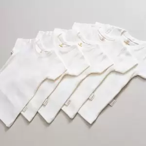 enxoval para bebê, lista de enxoval maternidade, dicas de maternidade, mamãe de primeira viagem, recém-nascido, puerpério, amamentação, dúvidas sobre maternidade, gravidez, parto, cesárea, parto natural, dicas para o sono do bebê, primeiros passos do bebê, macacão infantil, macacão bebê, malha 100% algodão, verão, primavera verão, baby, site confiável, peças infantis, moda infantil, roupa de criança, conjunto body manga curta infantil, unissex, Le Coeur, minimalista, roupas de bebê, roupas infantis, moda bebê, roupas para recém-nascido, loja de bebê online, conjuntos de bebê, roupa de bebê a preço acessível, roupas de bebê em promoção, roupas de bebê para o verão, conjuntos de roupas de bebê, roupas de bebê meia estação, roupa que cresce junto com o bebê, calça para bebê, macacão para bebê, camiseta bebê, roupas de bebê fáceis de trocar, body bebê, calça bebê, macacão com pezinho, saída de maternidade, roupa de bebê para sair da maternidade, roupa para neném, peças para neném maternidade, sapatinho de bebê, mantinha de bebê, roupa de bebê menino, roupa de bebê menina, touca para bebê, gorro para bebê, peças para aquecer o bebê, inverno, roupas de inverno para bebê, kit maternidade, enxoval bebê completo, kit body e calça bebê, kit saída de maternidade, kit roupas de recém-nascido, calça bebê suedine algodão, roupa de bebê confortável, enxoval bebê, roupas infantis, roupas para bebês preço, calça bebê, roupas personalizadas, roupas de maternidade, roupas de bebê confortáveis, calça de bebê unissex, ideias para mesversário, dicas de amamentação, quarto de bebê, decoração para quarto de bebê, malha leve e respirável, feito em algodão, confortável, maciez, moderna e estilosa, peças meia estação, enxoval completo para bebê, o que levar na mala da maternidade, lista enxoval maternidade atualizada, enxoval prático para recém-nascido, itens essenciais do enxoval, enxoval para mamãe e bebê, bolsa maternidade organizada, maternidade real, maternidade leve, maternidade na prática, dicas para mamães de primeira viagem, cuidados com o bebê recém-nascido, o que comprar antes do nascimento, roupinhas para maternidade, enxoval minimalista, enxoval sustentável para bebê, roupas fresquinhas para bebê, moda bebê verão, roupa leve para dias quentes, conjuntinho de verão bebê, roupas de bebê respiráveis, tecidos leves para o calor, roupas de bebê para meia-estação, looks de verão para bebê, conforto térmico para o bebê, roupa de bebê para clima quente, kit verão bebê, looks básicos de verão, roupas de bebê para passear, roupas de bebê para o dia a dia, roupas de bebê 100% algodão, algodão macio para bebê, roupas de bebê hipoalergênicas, tecidos naturais para bebê, roupas sem poliéster, malha respirável para bebê, roupas seguras para a pele do bebê, conforto e maciez para o bebê, roupas que não irritam a pele, roupas duráveis e confortáveis, roupas que acompanham o crescimento, qualidade premium infantil, roupas com toque suave, body de algodão para bebê, body manga curta bebê verão, calça bebê algodão, macacão leve para recém-nascido, conjunto bebê minimalista, roupas básicas para bebê, roupas neutras unissex, roupinhas para bebê menino e menina, kit body e calça bebê, kit roupas para recém-nascido, saída maternidade algodão, roupas práticas para trocar, roupas para o enxoval do bebê, roupas para dormir o bebê, pijaminha bebê, roupa para o bebê dormir confortável, amor em cada detalhe, feito com carinho para o bebê, cada fase com conforto, roupas para momentos especiais, estilo minimalista infantil, conforto que abraça, roupas que acompanham o crescimento, moda infantil afetiva, roupas pensadas para o dia a dia da mamãe.