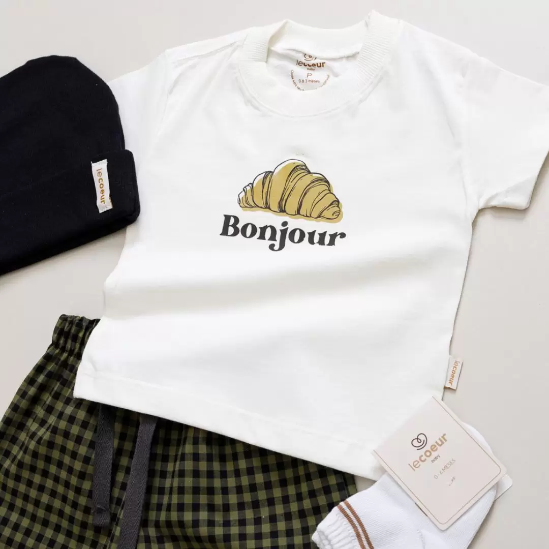 enxoval para bebê, lista de enxoval maternidade, dicas de maternidade, mamãe de primeira viagem, recém-nascido, puerpério, amamentação, dúvidas sobre maternidade, gravidez, parto, cesárea, parto natural, dicas para o sono do bebê, primeiros passos do bebê, macacão infantil, macacão bebê, malha 100% algodão, verão, primavera verão, baby, site confiável, peças infantis, moda infantil, roupa de criança, conjunto body manga curta infantil, unissex, Le Coeur, minimalista, roupas de bebê, roupas infantis, moda bebê, roupas para recém-nascido, loja de bebê online, conjuntos de bebê, roupa de bebê a preço acessível, roupas de bebê em promoção, roupas de bebê para o verão, conjuntos de roupas de bebê, roupas de bebê meia estação, roupa que cresce junto com o bebê, calça para bebê, macacão para bebê, camiseta bebê, roupas de bebê fáceis de trocar, body bebê, calça bebê, macacão com pezinho, saída de maternidade, roupa de bebê para sair da maternidade, roupa para neném, peças para neném maternidade, sapatinho de bebê, mantinha de bebê, roupa de bebê menino, roupa de bebê menina, touca para bebê, gorro para bebê, peças para aquecer o bebê, inverno, roupas de inverno para bebê, kit maternidade, enxoval bebê completo, kit body e calça bebê, kit saída de maternidade, kit roupas de recém-nascido, calça bebê suedine algodão, roupa de bebê confortável, enxoval bebê, roupas infantis, roupas para bebês preço, calça bebê, roupas personalizadas, roupas de maternidade, roupas de bebê confortáveis, calça de bebê unissex, ideias para mesversário, dicas de amamentação, quarto de bebê, decoração para quarto de bebê, malha leve e respirável, feito em algodão, confortável, maciez, moderna e estilosa, peças meia estação, enxoval completo para bebê, o que levar na mala da maternidade, lista enxoval maternidade atualizada, enxoval prático para recém-nascido, itens essenciais do enxoval, enxoval para mamãe e bebê, bolsa maternidade organizada, maternidade real, maternidade leve, maternidade na prática, dicas para mamães de primeira viagem, cuidados com o bebê recém-nascido, o que comprar antes do nascimento, roupinhas para maternidade, enxoval minimalista, enxoval sustentável para bebê, roupas fresquinhas para bebê, moda bebê verão, roupa leve para dias quentes, conjuntinho de verão bebê, roupas de bebê respiráveis, tecidos leves para o calor, roupas de bebê para meia-estação, looks de verão para bebê, conforto térmico para o bebê, roupa de bebê para clima quente, kit verão bebê, looks básicos de verão, roupas de bebê para passear, roupas de bebê para o dia a dia, roupas de bebê 100% algodão, algodão macio para bebê, roupas de bebê hipoalergênicas, tecidos naturais para bebê, roupas sem poliéster, malha respirável para bebê, roupas seguras para a pele do bebê, conforto e maciez para o bebê, roupas que não irritam a pele, roupas duráveis e confortáveis, roupas que acompanham o crescimento, qualidade premium infantil, roupas com toque suave, body de algodão para bebê, body manga curta bebê verão, calça bebê algodão, macacão leve para recém-nascido, conjunto bebê minimalista, roupas básicas para bebê, roupas neutras unissex, roupinhas para bebê menino e menina, kit body e calça bebê, kit roupas para recém-nascido, saída maternidade algodão, roupas práticas para trocar, roupas para o enxoval do bebê, roupas para dormir o bebê, pijaminha bebê, roupa para o bebê dormir confortável, amor em cada detalhe, feito com carinho para o bebê, cada fase com conforto, roupas para momentos especiais, estilo minimalista infantil, conforto que abraça, roupas que acompanham o crescimento, moda infantil afetiva, roupas pensadas para o dia a dia da mamãe.