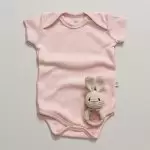 enxoval para bebê, lista de enxoval maternidade, dicas de maternidade, mamãe de primeira viagem, recém-nascido, puerpério, amamentação, dúvidas sobre maternidade, gravidez, parto, cesárea, parto natural, dicas para o sono do bebê, primeiros passos do bebê, macacão infantil, macacão bebê, malha 100% algodão, verão, primavera verão, baby, site confiável, peças infantis, moda infantil, roupa de criança, conjunto body manga curta infantil, unissex, Le Coeur, minimalista, roupas de bebê, roupas infantis, moda bebê, roupas para recém-nascido, loja de bebê online, conjuntos de bebê, roupa de bebê a preço acessível, roupas de bebê em promoção, roupas de bebê para o verão, conjuntos de roupas de bebê, roupas de bebê meia estação, roupa que cresce junto com o bebê, calça para bebê, macacão para bebê, camiseta bebê, roupas de bebê fáceis de trocar, body bebê, calça bebê, macacão com pezinho, saída de maternidade, roupa de bebê para sair da maternidade, roupa para neném, peças para neném maternidade, sapatinho de bebê, mantinha de bebê, roupa de bebê menino, roupa de bebê menina, touca para bebê, gorro para bebê, peças para aquecer o bebê, inverno, roupas de inverno para bebê, kit maternidade, enxoval bebê completo, kit body e calça bebê, kit saída de maternidade, kit roupas de recém-nascido, calça bebê suedine algodão, roupa de bebê confortável, enxoval bebê, roupas infantis, roupas para bebês preço, calça bebê, roupas personalizadas, roupas de maternidade, roupas de bebê confortáveis, calça de bebê unissex, ideias para mesversário, dicas de amamentação, quarto de bebê, decoração para quarto de bebê, malha leve e respirável, feito em algodão, confortável, maciez, moderna e estilosa, peças meia estação, enxoval completo para bebê, o que levar na mala da maternidade, lista enxoval maternidade atualizada, enxoval prático para recém-nascido, itens essenciais do enxoval, enxoval para mamãe e bebê, bolsa maternidade organizada, maternidade real, maternidade leve, maternidade na prática, dicas para mamães de primeira viagem, cuidados com o bebê recém-nascido, o que comprar antes do nascimento, roupinhas para maternidade, enxoval minimalista, enxoval sustentável para bebê, roupas fresquinhas para bebê, moda bebê verão, roupa leve para dias quentes, conjuntinho de verão bebê, roupas de bebê respiráveis, tecidos leves para o calor, roupas de bebê para meia-estação, looks de verão para bebê, conforto térmico para o bebê, roupa de bebê para clima quente, kit verão bebê, looks básicos de verão, roupas de bebê para passear, roupas de bebê para o dia a dia, roupas de bebê 100% algodão, algodão macio para bebê, roupas de bebê hipoalergênicas, tecidos naturais para bebê, roupas sem poliéster, malha respirável para bebê, roupas seguras para a pele do bebê, conforto e maciez para o bebê, roupas que não irritam a pele, roupas duráveis e confortáveis, roupas que acompanham o crescimento, qualidade premium infantil, roupas com toque suave, body de algodão para bebê, body manga curta bebê verão, calça bebê algodão, macacão leve para recém-nascido, conjunto bebê minimalista, roupas básicas para bebê, roupas neutras unissex, roupinhas para bebê menino e menina, kit body e calça bebê, kit roupas para recém-nascido, saída maternidade algodão, roupas práticas para trocar, roupas para o enxoval do bebê, roupas para dormir o bebê, pijaminha bebê, roupa para o bebê dormir confortável, amor em cada detalhe, feito com carinho para o bebê, cada fase com conforto, roupas para momentos especiais, estilo minimalista infantil, conforto que abraça, roupas que acompanham o crescimento, moda infantil afetiva, roupas pensadas para o dia a dia da mamãe.