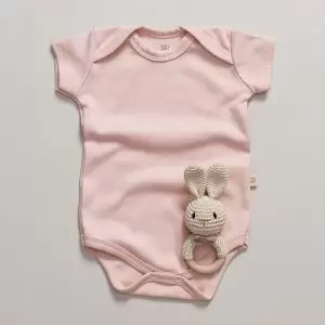 enxoval para bebê, lista de enxoval maternidade, dicas de maternidade, mamãe de primeira viagem, recém-nascido, puerpério, amamentação, dúvidas sobre maternidade, gravidez, parto, cesárea, parto natural, dicas para o sono do bebê, primeiros passos do bebê, macacão infantil, macacão bebê, malha 100% algodão, verão, primavera verão, baby, site confiável, peças infantis, moda infantil, roupa de criança, conjunto body manga curta infantil, unissex, Le Coeur, minimalista, roupas de bebê, roupas infantis, moda bebê, roupas para recém-nascido, loja de bebê online, conjuntos de bebê, roupa de bebê a preço acessível, roupas de bebê em promoção, roupas de bebê para o verão, conjuntos de roupas de bebê, roupas de bebê meia estação, roupa que cresce junto com o bebê, calça para bebê, macacão para bebê, camiseta bebê, roupas de bebê fáceis de trocar, body bebê, calça bebê, macacão com pezinho, saída de maternidade, roupa de bebê para sair da maternidade, roupa para neném, peças para neném maternidade, sapatinho de bebê, mantinha de bebê, roupa de bebê menino, roupa de bebê menina, touca para bebê, gorro para bebê, peças para aquecer o bebê, inverno, roupas de inverno para bebê, kit maternidade, enxoval bebê completo, kit body e calça bebê, kit saída de maternidade, kit roupas de recém-nascido, calça bebê suedine algodão, roupa de bebê confortável, enxoval bebê, roupas infantis, roupas para bebês preço, calça bebê, roupas personalizadas, roupas de maternidade, roupas de bebê confortáveis, calça de bebê unissex, ideias para mesversário, dicas de amamentação, quarto de bebê, decoração para quarto de bebê, malha leve e respirável, feito em algodão, confortável, maciez, moderna e estilosa, peças meia estação, enxoval completo para bebê, o que levar na mala da maternidade, lista enxoval maternidade atualizada, enxoval prático para recém-nascido, itens essenciais do enxoval, enxoval para mamãe e bebê, bolsa maternidade organizada, maternidade real, maternidade leve, maternidade na prática, dicas para mamães de primeira viagem, cuidados com o bebê recém-nascido, o que comprar antes do nascimento, roupinhas para maternidade, enxoval minimalista, enxoval sustentável para bebê, roupas fresquinhas para bebê, moda bebê verão, roupa leve para dias quentes, conjuntinho de verão bebê, roupas de bebê respiráveis, tecidos leves para o calor, roupas de bebê para meia-estação, looks de verão para bebê, conforto térmico para o bebê, roupa de bebê para clima quente, kit verão bebê, looks básicos de verão, roupas de bebê para passear, roupas de bebê para o dia a dia, roupas de bebê 100% algodão, algodão macio para bebê, roupas de bebê hipoalergênicas, tecidos naturais para bebê, roupas sem poliéster, malha respirável para bebê, roupas seguras para a pele do bebê, conforto e maciez para o bebê, roupas que não irritam a pele, roupas duráveis e confortáveis, roupas que acompanham o crescimento, qualidade premium infantil, roupas com toque suave, body de algodão para bebê, body manga curta bebê verão, calça bebê algodão, macacão leve para recém-nascido, conjunto bebê minimalista, roupas básicas para bebê, roupas neutras unissex, roupinhas para bebê menino e menina, kit body e calça bebê, kit roupas para recém-nascido, saída maternidade algodão, roupas práticas para trocar, roupas para o enxoval do bebê, roupas para dormir o bebê, pijaminha bebê, roupa para o bebê dormir confortável, amor em cada detalhe, feito com carinho para o bebê, cada fase com conforto, roupas para momentos especiais, estilo minimalista infantil, conforto que abraça, roupas que acompanham o crescimento, moda infantil afetiva, roupas pensadas para o dia a dia da mamãe.