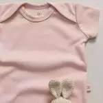 enxoval para bebê, lista de enxoval maternidade, dicas de maternidade, mamãe de primeira viagem, recém-nascido, puerpério, amamentação, dúvidas sobre maternidade, gravidez, parto, cesárea, parto natural, dicas para o sono do bebê, primeiros passos do bebê, macacão infantil, macacão bebê, malha 100% algodão, verão, primavera verão, baby, site confiável, peças infantis, moda infantil, roupa de criança, conjunto body manga curta infantil, unissex, Le Coeur, minimalista, roupas de bebê, roupas infantis, moda bebê, roupas para recém-nascido, loja de bebê online, conjuntos de bebê, roupa de bebê a preço acessível, roupas de bebê em promoção, roupas de bebê para o verão, conjuntos de roupas de bebê, roupas de bebê meia estação, roupa que cresce junto com o bebê, calça para bebê, macacão para bebê, camiseta bebê, roupas de bebê fáceis de trocar, body bebê, calça bebê, macacão com pezinho, saída de maternidade, roupa de bebê para sair da maternidade, roupa para neném, peças para neném maternidade, sapatinho de bebê, mantinha de bebê, roupa de bebê menino, roupa de bebê menina, touca para bebê, gorro para bebê, peças para aquecer o bebê, inverno, roupas de inverno para bebê, kit maternidade, enxoval bebê completo, kit body e calça bebê, kit saída de maternidade, kit roupas de recém-nascido, calça bebê suedine algodão, roupa de bebê confortável, enxoval bebê, roupas infantis, roupas para bebês preço, calça bebê, roupas personalizadas, roupas de maternidade, roupas de bebê confortáveis, calça de bebê unissex, ideias para mesversário, dicas de amamentação, quarto de bebê, decoração para quarto de bebê, malha leve e respirável, feito em algodão, confortável, maciez, moderna e estilosa, peças meia estação, enxoval completo para bebê, o que levar na mala da maternidade, lista enxoval maternidade atualizada, enxoval prático para recém-nascido, itens essenciais do enxoval, enxoval para mamãe e bebê, bolsa maternidade organizada, maternidade real, maternidade leve, maternidade na prática, dicas para mamães de primeira viagem, cuidados com o bebê recém-nascido, o que comprar antes do nascimento, roupinhas para maternidade, enxoval minimalista, enxoval sustentável para bebê, roupas fresquinhas para bebê, moda bebê verão, roupa leve para dias quentes, conjuntinho de verão bebê, roupas de bebê respiráveis, tecidos leves para o calor, roupas de bebê para meia-estação, looks de verão para bebê, conforto térmico para o bebê, roupa de bebê para clima quente, kit verão bebê, looks básicos de verão, roupas de bebê para passear, roupas de bebê para o dia a dia, roupas de bebê 100% algodão, algodão macio para bebê, roupas de bebê hipoalergênicas, tecidos naturais para bebê, roupas sem poliéster, malha respirável para bebê, roupas seguras para a pele do bebê, conforto e maciez para o bebê, roupas que não irritam a pele, roupas duráveis e confortáveis, roupas que acompanham o crescimento, qualidade premium infantil, roupas com toque suave, body de algodão para bebê, body manga curta bebê verão, calça bebê algodão, macacão leve para recém-nascido, conjunto bebê minimalista, roupas básicas para bebê, roupas neutras unissex, roupinhas para bebê menino e menina, kit body e calça bebê, kit roupas para recém-nascido, saída maternidade algodão, roupas práticas para trocar, roupas para o enxoval do bebê, roupas para dormir o bebê, pijaminha bebê, roupa para o bebê dormir confortável, amor em cada detalhe, feito com carinho para o bebê, cada fase com conforto, roupas para momentos especiais, estilo minimalista infantil, conforto que abraça, roupas que acompanham o crescimento, moda infantil afetiva, roupas pensadas para o dia a dia da mamãe.