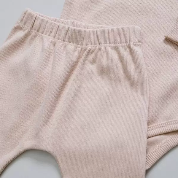 enxoval para bebe lista de enxoval maternidade dicas de maternidade mamae de primeira viagem recem nasciso puerperio amamentacao duvidas sobre maternidade gravidez parto cesaria parto natural dicas para o sono do bebe dicas de amamentacao primeiros passos do bebe macacão infantil, macacão bebe, malha 100% algodão, verão, baby, site confiável, primavera verão, peças infantis, moda infantil, roupa de criança, conjunto body manga curta infantil, unissex, le coeur, minimalista, Roupas de bebê, Roupas infantis, Moda bebê, Roupas para recém-nascido, loja de bebê online, Conjuntos de bebê, Roupa de bebê a preço acessível, Roupas de bebê em promoção, Roupas de bebê para o verão, Conjuntos de roupas de bebê, Roupas de bebê meia estação, Roupa que cresce junto com o bebê, calça para bebê, Macacão para bebê Camiseta bebê, Roupas de bebê Fáceis de trocar, Body bebê, Calça bebê, macacão com pezinho, Saída de maternidade, Roupa de bebê para sair da maternidade, Roupa para neném, Peças para neném maternidade sapatinho de bebe mantinha de bebe roupa de bebe menino roupa de bebe menina touca para bebe gorro para bebe pecas para aquecer o bebe inverno roupas de inverno para bebe o que levar na bolsa da maternidade o que o bebe mais usa nos primeiros dias leite materno amamentação doula dicas de amamentacao como amamentar dor pra amamentar meias para bebe mantas para bebe saida de maternidade sapatinhos de bebe enxoval bebe bolsa de bebe cha revelacao ideia de cha revelacao meia bebe touca bebe manta bebe sapatinho bebe