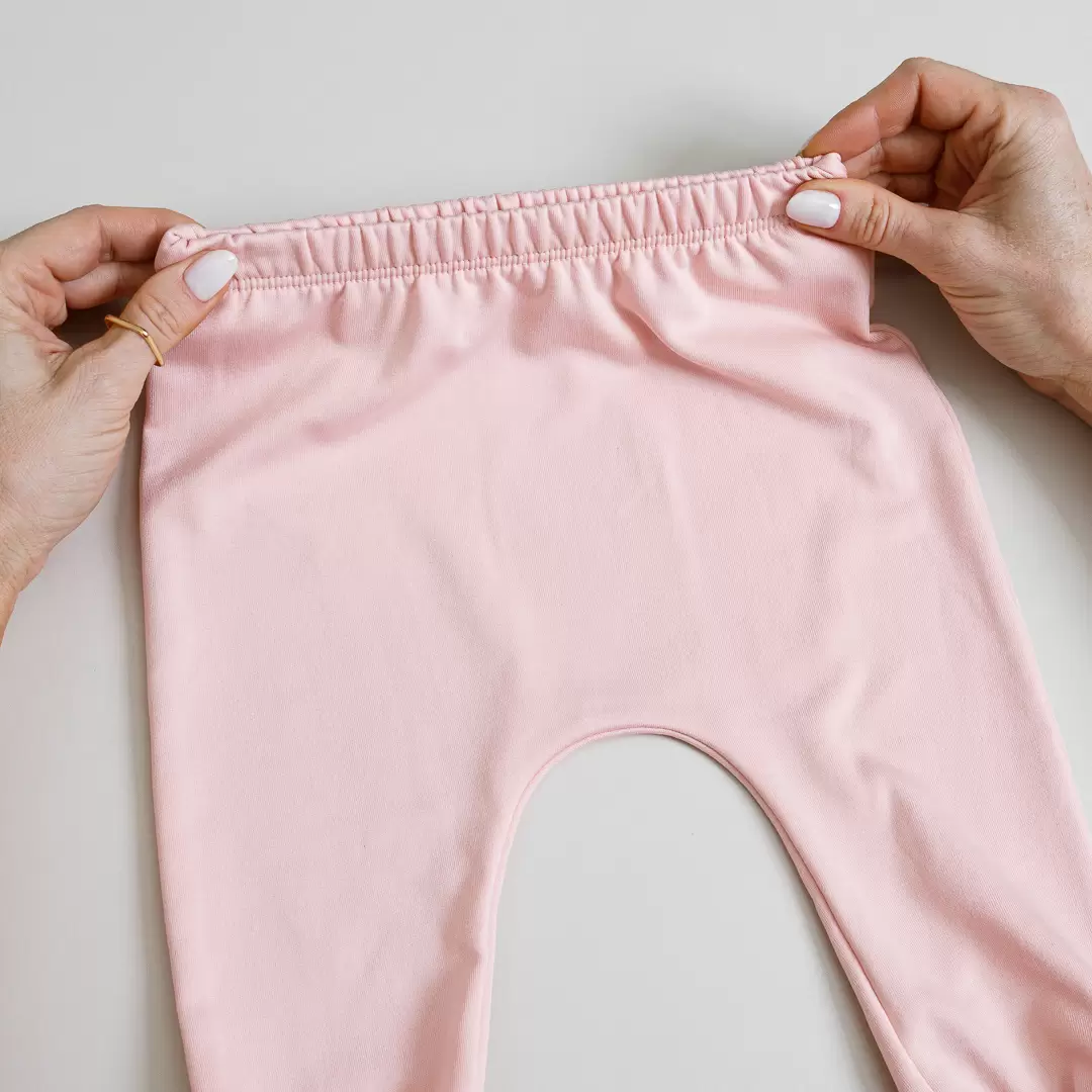 enxoval para bebê, lista de enxoval maternidade, dicas de maternidade, mamãe de primeira viagem, recém-nascido, puerpério, amamentação, dúvidas sobre maternidade, gravidez, parto, cesárea, parto natural, dicas para o sono do bebê, primeiros passos do bebê, macacão infantil, macacão bebê, malha 100% algodão, verão, primavera verão, baby, site confiável, peças infantis, moda infantil, roupa de criança, conjunto body manga curta infantil, unissex, Le Coeur, minimalista, roupas de bebê, roupas infantis, moda bebê, roupas para recém-nascido, loja de bebê online, conjuntos de bebê, roupa de bebê a preço acessível, roupas de bebê em promoção, roupas de bebê para o verão, conjuntos de roupas de bebê, roupas de bebê meia estação, roupa que cresce junto com o bebê, calça para bebê, macacão para bebê, camiseta bebê, roupas de bebê fáceis de trocar, body bebê, calça bebê, macacão com pezinho, saída de maternidade, roupa de bebê para sair da maternidade, roupa para neném, peças para neném maternidade, sapatinho de bebê, mantinha de bebê, roupa de bebê menino, roupa de bebê menina, touca para bebê, gorro para bebê, peças para aquecer o bebê, inverno, roupas de inverno para bebê, kit maternidade, enxoval bebê completo, kit body e calça bebê, kit saída de maternidade, kit roupas de recém-nascido, calça bebê suedine algodão, roupa de bebê confortável, enxoval bebê, roupas infantis, roupas para bebês preço, calça bebê, roupas personalizadas, roupas de maternidade, roupas de bebê confortáveis, calça de bebê unissex, ideias para mesversário, dicas de amamentação, quarto de bebê, decoração para quarto de bebê, malha leve e respirável, feito em algodão, confortável, maciez, moderna e estilosa, peças meia estação, enxoval completo para bebê, o que levar na mala da maternidade, lista enxoval maternidade atualizada, enxoval prático para recém-nascido, itens essenciais do enxoval, enxoval para mamãe e bebê, bolsa maternidade organizada, maternidade real, maternidade leve, maternidade na prática, dicas para mamães de primeira viagem, cuidados com o bebê recém-nascido, o que comprar antes do nascimento, roupinhas para maternidade, enxoval minimalista, enxoval sustentável para bebê, roupas fresquinhas para bebê, moda bebê verão, roupa leve para dias quentes, conjuntinho de verão bebê, roupas de bebê respiráveis, tecidos leves para o calor, roupas de bebê para meia-estação, looks de verão para bebê, conforto térmico para o bebê, roupa de bebê para clima quente, kit verão bebê, looks básicos de verão, roupas de bebê para passear, roupas de bebê para o dia a dia, roupas de bebê 100% algodão, algodão macio para bebê, roupas de bebê hipoalergênicas, tecidos naturais para bebê, roupas sem poliéster, malha respirável para bebê, roupas seguras para a pele do bebê, conforto e maciez para o bebê, roupas que não irritam a pele, roupas duráveis e confortáveis, roupas que acompanham o crescimento, qualidade premium infantil, roupas com toque suave, body de algodão para bebê, body manga curta bebê verão, calça bebê algodão, macacão leve para recém-nascido, conjunto bebê minimalista, roupas básicas para bebê, roupas neutras unissex, roupinhas para bebê menino e menina, kit body e calça bebê, kit roupas para recém-nascido, saída maternidade algodão, roupas práticas para trocar, roupas para o enxoval do bebê, roupas para dormir o bebê, pijaminha bebê, roupa para o bebê dormir confortável, amor em cada detalhe, feito com carinho para o bebê, cada fase com conforto, roupas para momentos especiais, estilo minimalista infantil, conforto que abraça, roupas que acompanham o crescimento, moda infantil afetiva, roupas pensadas para o dia a dia da mamãe.