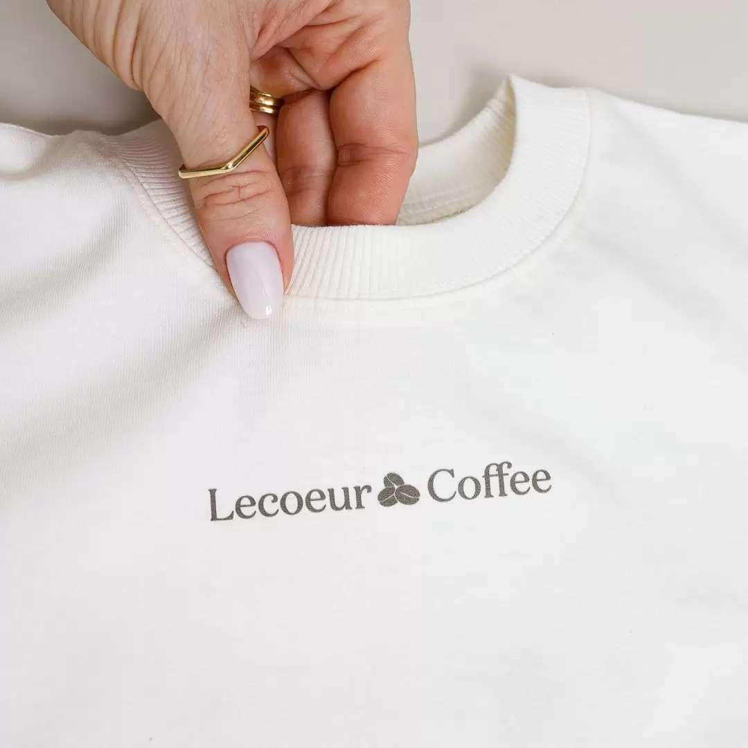 enxoval para bebê, lista de enxoval maternidade, dicas de maternidade, mamãe de primeira viagem, recém-nascido, puerpério, amamentação, dúvidas sobre maternidade, gravidez, parto, cesárea, parto natural, dicas para o sono do bebê, primeiros passos do bebê, macacão infantil, macacão bebê, malha 100% algodão, verão, primavera verão, baby, site confiável, peças infantis, moda infantil, roupa de criança, conjunto body manga curta infantil, unissex, Le Coeur, minimalista, roupas de bebê, roupas infantis, moda bebê, roupas para recém-nascido, loja de bebê online, conjuntos de bebê, roupa de bebê a preço acessível, roupas de bebê em promoção, roupas de bebê para o verão, conjuntos de roupas de bebê, roupas de bebê meia estação, roupa que cresce junto com o bebê, calça para bebê, macacão para bebê, camiseta bebê, roupas de bebê fáceis de trocar, body bebê, calça bebê, macacão com pezinho, saída de maternidade, roupa de bebê para sair da maternidade, roupa para neném, peças para neném maternidade, sapatinho de bebê, mantinha de bebê, roupa de bebê menino, roupa de bebê menina, touca para bebê, gorro para bebê, peças para aquecer o bebê, inverno, roupas de inverno para bebê, kit maternidade, enxoval bebê completo, kit body e calça bebê, kit saída de maternidade, kit roupas de recém-nascido, calça bebê suedine algodão, roupa de bebê confortável, enxoval bebê, roupas infantis, roupas para bebês preço, calça bebê, roupas personalizadas, roupas de maternidade, roupas de bebê confortáveis, calça de bebê unissex, ideias para mesversário, dicas de amamentação, quarto de bebê, decoração para quarto de bebê, malha leve e respirável, feito em algodão, confortável, maciez, moderna e estilosa, peças meia estação, enxoval completo para bebê, o que levar na mala da maternidade, lista enxoval maternidade atualizada, enxoval prático para recém-nascido, itens essenciais do enxoval, enxoval para mamãe e bebê, bolsa maternidade organizada, maternidade real, maternidade leve, maternidade na prática, dicas para mamães de primeira viagem, cuidados com o bebê recém-nascido, o que comprar antes do nascimento, roupinhas para maternidade, enxoval minimalista, enxoval sustentável para bebê, roupas fresquinhas para bebê, moda bebê verão, roupa leve para dias quentes, conjuntinho de verão bebê, roupas de bebê respiráveis, tecidos leves para o calor, roupas de bebê para meia-estação, looks de verão para bebê, conforto térmico para o bebê, roupa de bebê para clima quente, kit verão bebê, looks básicos de verão, roupas de bebê para passear, roupas de bebê para o dia a dia, roupas de bebê 100% algodão, algodão macio para bebê, roupas de bebê hipoalergênicas, tecidos naturais para bebê, roupas sem poliéster, malha respirável para bebê, roupas seguras para a pele do bebê, conforto e maciez para o bebê, roupas que não irritam a pele, roupas duráveis e confortáveis, roupas que acompanham o crescimento, qualidade premium infantil, roupas com toque suave, body de algodão para bebê, body manga curta bebê verão, calça bebê algodão, macacão leve para recém-nascido, conjunto bebê minimalista, roupas básicas para bebê, roupas neutras unissex, roupinhas para bebê menino e menina, kit body e calça bebê, kit roupas para recém-nascido, saída maternidade algodão, roupas práticas para trocar, roupas para o enxoval do bebê, roupas para dormir o bebê, pijaminha bebê, roupa para o bebê dormir confortável, amor em cada detalhe, feito com carinho para o bebê, cada fase com conforto, roupas para momentos especiais, estilo minimalista infantil, conforto que abraça, roupas que acompanham o crescimento, moda infantil afetiva, roupas pensadas para o dia a dia da mamãe.