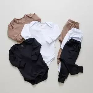 enxoval para bebê, lista de enxoval maternidade, dicas de maternidade, mamãe de primeira viagem, recém-nascido, puerpério, amamentação, dúvidas sobre maternidade, gravidez, parto, cesárea, parto natural, dicas para o sono do bebê, primeiros passos do bebê, macacão infantil, macacão bebê, malha 100% algodão, verão, primavera verão, baby, site confiável, peças infantis, moda infantil, roupa de criança, conjunto body manga curta infantil, unissex, Le Coeur, minimalista, roupas de bebê, roupas infantis, moda bebê, roupas para recém-nascido, loja de bebê online, conjuntos de bebê, roupa de bebê a preço acessível, roupas de bebê em promoção, roupas de bebê para o verão, conjuntos de roupas de bebê, roupas de bebê meia estação, roupa que cresce junto com o bebê, calça para bebê, macacão para bebê, camiseta bebê, roupas de bebê fáceis de trocar, body bebê, calça bebê, macacão com pezinho, saída de maternidade, roupa de bebê para sair da maternidade, roupa para neném, peças para neném maternidade, sapatinho de bebê, mantinha de bebê, roupa de bebê menino, roupa de bebê menina, touca para bebê, gorro para bebê, peças para aquecer o bebê, inverno, roupas de inverno para bebê, kit maternidade, enxoval bebê completo, kit body e calça bebê, kit saída de maternidade, kit roupas de recém-nascido, calça bebê suedine algodão, roupa de bebê confortável, enxoval bebê, roupas infantis, roupas para bebês preço, calça bebê, roupas personalizadas, roupas de maternidade, roupas de bebê confortáveis, calça de bebê unissex, ideias para mesversário, dicas de amamentação, quarto de bebê, decoração para quarto de bebê, malha leve e respirável, feito em algodão, confortável, maciez, moderna e estilosa, peças meia estação, enxoval completo para bebê, o que levar na mala da maternidade, lista enxoval maternidade atualizada, enxoval prático para recém-nascido, itens essenciais do enxoval, enxoval para mamãe e bebê, bolsa maternidade organizada, maternidade real, maternidade leve, maternidade na prática, dicas para mamães de primeira viagem, cuidados com o bebê recém-nascido, o que comprar antes do nascimento, roupinhas para maternidade, enxoval minimalista, enxoval sustentável para bebê, roupas fresquinhas para bebê, moda bebê verão, roupa leve para dias quentes, conjuntinho de verão bebê, roupas de bebê respiráveis, tecidos leves para o calor, roupas de bebê para meia-estação, looks de verão para bebê, conforto térmico para o bebê, roupa de bebê para clima quente, kit verão bebê, looks básicos de verão, roupas de bebê para passear, roupas de bebê para o dia a dia, roupas de bebê 100% algodão, algodão macio para bebê, roupas de bebê hipoalergênicas, tecidos naturais para bebê, roupas sem poliéster, malha respirável para bebê, roupas seguras para a pele do bebê, conforto e maciez para o bebê, roupas que não irritam a pele, roupas duráveis e confortáveis, roupas que acompanham o crescimento, qualidade premium infantil, roupas com toque suave, body de algodão para bebê, body manga curta bebê verão, calça bebê algodão, macacão leve para recém-nascido, conjunto bebê minimalista, roupas básicas para bebê, roupas neutras unissex, roupinhas para bebê menino e menina, kit body e calça bebê, kit roupas para recém-nascido, saída maternidade algodão, roupas práticas para trocar, roupas para o enxoval do bebê, roupas para dormir o bebê, pijaminha bebê, roupa para o bebê dormir confortável, amor em cada detalhe, feito com carinho para o bebê, cada fase com conforto, roupas para momentos especiais, estilo minimalista infantil, conforto que abraça, roupas que acompanham o crescimento, moda infantil afetiva, roupas pensadas para o dia a dia da mamãe.