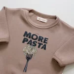 enxoval para bebê, lista de enxoval maternidade, dicas de maternidade, mamãe de primeira viagem, recém-nascido, puerpério, amamentação, dúvidas sobre maternidade, gravidez, parto, cesárea, parto natural, dicas para o sono do bebê, primeiros passos do bebê, macacão infantil, macacão bebê, malha 100% algodão, verão, primavera verão, baby, site confiável, peças infantis, moda infantil, roupa de criança, conjunto body manga curta infantil, unissex, Le Coeur, minimalista, roupas de bebê, roupas infantis, moda bebê, roupas para recém-nascido, loja de bebê online, conjuntos de bebê, roupa de bebê a preço acessível, roupas de bebê em promoção, roupas de bebê para o verão, conjuntos de roupas de bebê, roupas de bebê meia estação, roupa que cresce junto com o bebê, calça para bebê, macacão para bebê, camiseta bebê, roupas de bebê fáceis de trocar, body bebê, calça bebê, macacão com pezinho, saída de maternidade, roupa de bebê para sair da maternidade, roupa para neném, peças para neném maternidade, sapatinho de bebê, mantinha de bebê, roupa de bebê menino, roupa de bebê menina, touca para bebê, gorro para bebê, peças para aquecer o bebê, inverno, roupas de inverno para bebê, kit maternidade, enxoval bebê completo, kit body e calça bebê, kit saída de maternidade, kit roupas de recém-nascido, calça bebê suedine algodão, roupa de bebê confortável, enxoval bebê, roupas infantis, roupas para bebês preço, calça bebê, roupas personalizadas, roupas de maternidade, roupas de bebê confortáveis, calça de bebê unissex, ideias para mesversário, dicas de amamentação, quarto de bebê, decoração para quarto de bebê, malha leve e respirável, feito em algodão, confortável, maciez, moderna e estilosa, peças meia estação, enxoval completo para bebê, o que levar na mala da maternidade, lista enxoval maternidade atualizada, enxoval prático para recém-nascido, itens essenciais do enxoval, enxoval para mamãe e bebê, bolsa maternidade organizada, maternidade real, maternidade leve, maternidade na prática, dicas para mamães de primeira viagem, cuidados com o bebê recém-nascido, o que comprar antes do nascimento, roupinhas para maternidade, enxoval minimalista, enxoval sustentável para bebê, roupas fresquinhas para bebê, moda bebê verão, roupa leve para dias quentes, conjuntinho de verão bebê, roupas de bebê respiráveis, tecidos leves para o calor, roupas de bebê para meia-estação, looks de verão para bebê, conforto térmico para o bebê, roupa de bebê para clima quente, kit verão bebê, looks básicos de verão, roupas de bebê para passear, roupas de bebê para o dia a dia, roupas de bebê 100% algodão, algodão macio para bebê, roupas de bebê hipoalergênicas, tecidos naturais para bebê, roupas sem poliéster, malha respirável para bebê, roupas seguras para a pele do bebê, conforto e maciez para o bebê, roupas que não irritam a pele, roupas duráveis e confortáveis, roupas que acompanham o crescimento, qualidade premium infantil, roupas com toque suave, body de algodão para bebê, body manga curta bebê verão, calça bebê algodão, macacão leve para recém-nascido, conjunto bebê minimalista, roupas básicas para bebê, roupas neutras unissex, roupinhas para bebê menino e menina, kit body e calça bebê, kit roupas para recém-nascido, saída maternidade algodão, roupas práticas para trocar, roupas para o enxoval do bebê, roupas para dormir o bebê, pijaminha bebê, roupa para o bebê dormir confortável, amor em cada detalhe, feito com carinho para o bebê, cada fase com conforto, roupas para momentos especiais, estilo minimalista infantil, conforto que abraça, roupas que acompanham o crescimento, moda infantil afetiva, roupas pensadas para o dia a dia da mamãe.