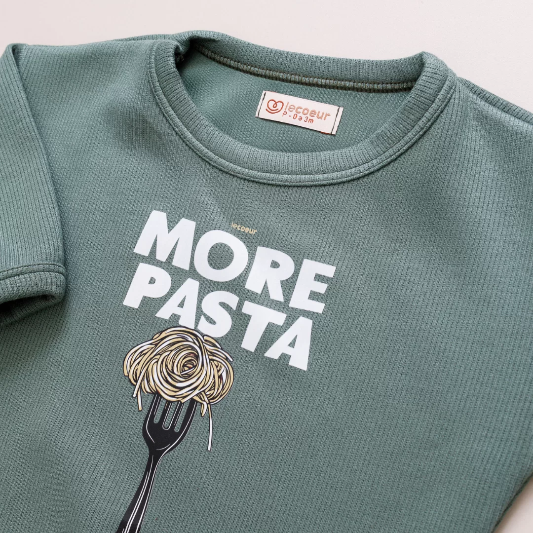 enxoval para bebê, lista de enxoval maternidade, dicas de maternidade, mamãe de primeira viagem, recém-nascido, puerpério, amamentação, dúvidas sobre maternidade, gravidez, parto, cesárea, parto natural, dicas para o sono do bebê, primeiros passos do bebê, macacão infantil, macacão bebê, malha 100% algodão, verão, primavera verão, baby, site confiável, peças infantis, moda infantil, roupa de criança, conjunto body manga curta infantil, unissex, Le Coeur, minimalista, roupas de bebê, roupas infantis, moda bebê, roupas para recém-nascido, loja de bebê online, conjuntos de bebê, roupa de bebê a preço acessível, roupas de bebê em promoção, roupas de bebê para o verão, conjuntos de roupas de bebê, roupas de bebê meia estação, roupa que cresce junto com o bebê, calça para bebê, macacão para bebê, camiseta bebê, roupas de bebê fáceis de trocar, body bebê, calça bebê, macacão com pezinho, saída de maternidade, roupa de bebê para sair da maternidade, roupa para neném, peças para neném maternidade, sapatinho de bebê, mantinha de bebê, roupa de bebê menino, roupa de bebê menina, touca para bebê, gorro para bebê, peças para aquecer o bebê, inverno, roupas de inverno para bebê, kit maternidade, enxoval bebê completo, kit body e calça bebê, kit saída de maternidade, kit roupas de recém-nascido, calça bebê suedine algodão, roupa de bebê confortável, enxoval bebê, roupas infantis, roupas para bebês preço, calça bebê, roupas personalizadas, roupas de maternidade, roupas de bebê confortáveis, calça de bebê unissex, ideias para mesversário, dicas de amamentação, quarto de bebê, decoração para quarto de bebê, malha leve e respirável, feito em algodão, confortável, maciez, moderna e estilosa, peças meia estação, enxoval completo para bebê, o que levar na mala da maternidade, lista enxoval maternidade atualizada, enxoval prático para recém-nascido, itens essenciais do enxoval, enxoval para mamãe e bebê, bolsa maternidade organizada, maternidade real, maternidade leve, maternidade na prática, dicas para mamães de primeira viagem, cuidados com o bebê recém-nascido, o que comprar antes do nascimento, roupinhas para maternidade, enxoval minimalista, enxoval sustentável para bebê, roupas fresquinhas para bebê, moda bebê verão, roupa leve para dias quentes, conjuntinho de verão bebê, roupas de bebê respiráveis, tecidos leves para o calor, roupas de bebê para meia-estação, looks de verão para bebê, conforto térmico para o bebê, roupa de bebê para clima quente, kit verão bebê, looks básicos de verão, roupas de bebê para passear, roupas de bebê para o dia a dia, roupas de bebê 100% algodão, algodão macio para bebê, roupas de bebê hipoalergênicas, tecidos naturais para bebê, roupas sem poliéster, malha respirável para bebê, roupas seguras para a pele do bebê, conforto e maciez para o bebê, roupas que não irritam a pele, roupas duráveis e confortáveis, roupas que acompanham o crescimento, qualidade premium infantil, roupas com toque suave, body de algodão para bebê, body manga curta bebê verão, calça bebê algodão, macacão leve para recém-nascido, conjunto bebê minimalista, roupas básicas para bebê, roupas neutras unissex, roupinhas para bebê menino e menina, kit body e calça bebê, kit roupas para recém-nascido, saída maternidade algodão, roupas práticas para trocar, roupas para o enxoval do bebê, roupas para dormir o bebê, pijaminha bebê, roupa para o bebê dormir confortável, amor em cada detalhe, feito com carinho para o bebê, cada fase com conforto, roupas para momentos especiais, estilo minimalista infantil, conforto que abraça, roupas que acompanham o crescimento, moda infantil afetiva, roupas pensadas para o dia a dia da mamãe.