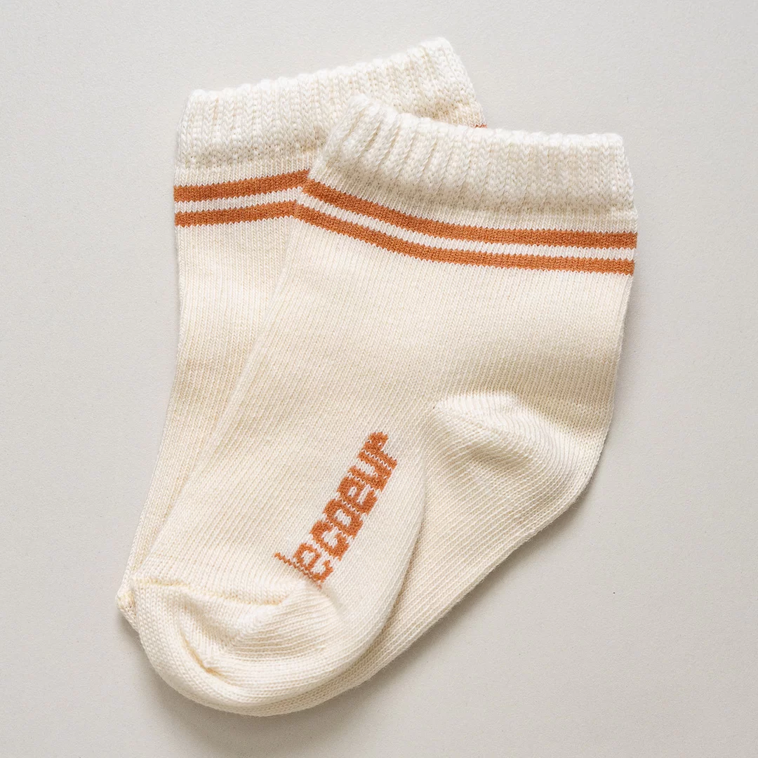 enxoval para bebê, lista de enxoval maternidade, dicas de maternidade, mamãe de primeira viagem, recém-nascido, puerpério, amamentação, dúvidas sobre maternidade, gravidez, parto, cesárea, parto natural, dicas para o sono do bebê, primeiros passos do bebê, macacão infantil, macacão bebê, malha 100% algodão, verão, primavera verão, baby, site confiável, peças infantis, moda infantil, roupa de criança, conjunto body manga curta infantil, unissex, Le Coeur, minimalista, roupas de bebê, roupas infantis, moda bebê, roupas para recém-nascido, loja de bebê online, conjuntos de bebê, roupa de bebê a preço acessível, roupas de bebê em promoção, roupas de bebê para o verão, conjuntos de roupas de bebê, roupas de bebê meia estação, roupa que cresce junto com o bebê, calça para bebê, macacão para bebê, camiseta bebê, roupas de bebê fáceis de trocar, body bebê, calça bebê, macacão com pezinho, saída de maternidade, roupa de bebê para sair da maternidade, roupa para neném, peças para neném maternidade, sapatinho de bebê, mantinha de bebê, roupa de bebê menino, roupa de bebê menina, touca para bebê, gorro para bebê, peças para aquecer o bebê, inverno, roupas de inverno para bebê, kit maternidade, enxoval bebê completo, kit body e calça bebê, kit saída de maternidade, kit roupas de recém-nascido, calça bebê suedine algodão, roupa de bebê confortável, enxoval bebê, roupas infantis, roupas para bebês preço, calça bebê, roupas personalizadas, roupas de maternidade, roupas de bebê confortáveis, calça de bebê unissex, ideias para mesversário, dicas de amamentação, quarto de bebê, decoração para quarto de bebê, malha leve e respirável, feito em algodão, confortável, maciez, moderna e estilosa, peças meia estação, enxoval completo para bebê, o que levar na mala da maternidade, lista enxoval maternidade atualizada, enxoval prático para recém-nascido, itens essenciais do enxoval, enxoval para mamãe e bebê, bolsa maternidade organizada, maternidade real, maternidade leve, maternidade na prática, dicas para mamães de primeira viagem, cuidados com o bebê recém-nascido, o que comprar antes do nascimento, roupinhas para maternidade, enxoval minimalista, enxoval sustentável para bebê, roupas fresquinhas para bebê, moda bebê verão, roupa leve para dias quentes, conjuntinho de verão bebê, roupas de bebê respiráveis, tecidos leves para o calor, roupas de bebê para meia-estação, looks de verão para bebê, conforto térmico para o bebê, roupa de bebê para clima quente, kit verão bebê, looks básicos de verão, roupas de bebê para passear, roupas de bebê para o dia a dia, roupas de bebê 100% algodão, algodão macio para bebê, roupas de bebê hipoalergênicas, tecidos naturais para bebê, roupas sem poliéster, malha respirável para bebê, roupas seguras para a pele do bebê, conforto e maciez para o bebê, roupas que não irritam a pele, roupas duráveis e confortáveis, roupas que acompanham o crescimento, qualidade premium infantil, roupas com toque suave, body de algodão para bebê, body manga curta bebê verão, calça bebê algodão, macacão leve para recém-nascido, conjunto bebê minimalista, roupas básicas para bebê, roupas neutras unissex, roupinhas para bebê menino e menina, kit body e calça bebê, kit roupas para recém-nascido, saída maternidade algodão, roupas práticas para trocar, roupas para o enxoval do bebê, roupas para dormir o bebê, pijaminha bebê, roupa para o bebê dormir confortável, amor em cada detalhe, feito com carinho para o bebê, cada fase com conforto, roupas para momentos especiais, estilo minimalista infantil, conforto que abraça, roupas que acompanham o crescimento, moda infantil afetiva, roupas pensadas para o dia a dia da mamãe.