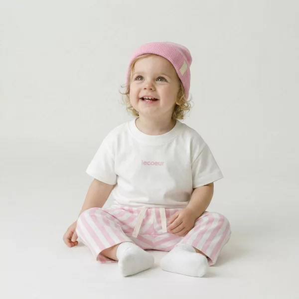 enxoval para bebê, lista de enxoval maternidade, dicas de maternidade, mamãe de primeira viagem, recém-nascido, puerpério, amamentação, dúvidas sobre maternidade, gravidez, parto, cesárea, parto natural, dicas para o sono do bebê, primeiros passos do bebê, macacão infantil, macacão bebê, malha 100% algodão, verão, primavera verão, baby, site confiável, peças infantis, moda infantil, roupa de criança, conjunto body manga curta infantil, unissex, Le Coeur, minimalista, roupas de bebê, roupas infantis, moda bebê, roupas para recém-nascido, loja de bebê online, conjuntos de bebê, roupa de bebê a preço acessível, roupas de bebê em promoção, roupas de bebê para o verão, conjuntos de roupas de bebê, roupas de bebê meia estação, roupa que cresce junto com o bebê, calça para bebê, macacão para bebê, camiseta bebê, roupas de bebê fáceis de trocar, body bebê, calça bebê, macacão com pezinho, saída de maternidade, roupa de bebê para sair da maternidade, roupa para neném, peças para neném maternidade, sapatinho de bebê, mantinha de bebê, roupa de bebê menino, roupa de bebê menina, touca para bebê, gorro para bebê, peças para aquecer o bebê, inverno, roupas de inverno para bebê, kit maternidade, enxoval bebê completo, kit body e calça bebê, kit saída de maternidade, kit roupas de recém-nascido, calça bebê suedine algodão, roupa de bebê confortável, enxoval bebê, roupas infantis, roupas para bebês preço, calça bebê, roupas personalizadas, roupas de maternidade, roupas de bebê confortáveis, calça de bebê unissex, ideias para mesversário, dicas de amamentação, quarto de bebê, decoração para quarto de bebê, malha leve e respirável, feito em algodão, confortável, maciez, moderna e estilosa, peças meia estação, enxoval completo para bebê, o que levar na mala da maternidade, lista enxoval maternidade atualizada, enxoval prático para recém-nascido, itens essenciais do enxoval, enxoval para mamãe e bebê, bolsa maternidade organizada, maternidade real, maternidade leve, maternidade na prática, dicas para mamães de primeira viagem, cuidados com o bebê recém-nascido, o que comprar antes do nascimento, roupinhas para maternidade, enxoval minimalista, enxoval sustentável para bebê, roupas fresquinhas para bebê, moda bebê verão, roupa leve para dias quentes, conjuntinho de verão bebê, roupas de bebê respiráveis, tecidos leves para o calor, roupas de bebê para meia-estação, looks de verão para bebê, conforto térmico para o bebê, roupa de bebê para clima quente, kit verão bebê, looks básicos de verão, roupas de bebê para passear, roupas de bebê para o dia a dia, roupas de bebê 100% algodão, algodão macio para bebê, roupas de bebê hipoalergênicas, tecidos naturais para bebê, roupas sem poliéster, malha respirável para bebê, roupas seguras para a pele do bebê, conforto e maciez para o bebê, roupas que não irritam a pele, roupas duráveis e confortáveis, roupas que acompanham o crescimento, qualidade premium infantil, roupas com toque suave, body de algodão para bebê, body manga curta bebê verão, calça bebê algodão, macacão leve para recém-nascido, conjunto bebê minimalista, roupas básicas para bebê, roupas neutras unissex, roupinhas para bebê menino e menina, kit body e calça bebê, kit roupas para recém-nascido, saída maternidade algodão, roupas práticas para trocar, roupas para o enxoval do bebê, roupas para dormir o bebê, pijaminha bebê, roupa para o bebê dormir confortável, amor em cada detalhe, feito com carinho para o bebê, cada fase com conforto, roupas para momentos especiais, estilo minimalista infantil, conforto que abraça, roupas que acompanham o crescimento, moda infantil afetiva, roupas pensadas para o dia a dia da mamãe.
