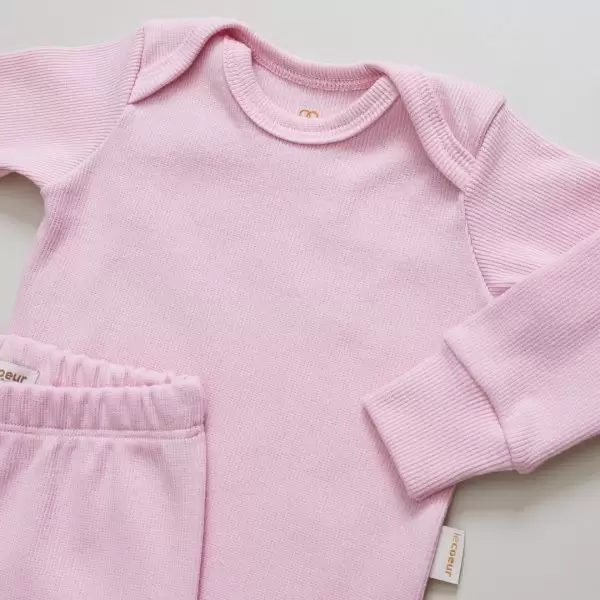 enxoval para bebe lista de enxoval maternidade dicas de maternidade mamae de primeira viagem recem nasciso puerperio amamentacao duvidas sobre maternidade gravidez parto cesaria parto natural dicas para o sono do bebe dicas de amamentacao primeiros passos do bebe macacão infantil, macacão bebe, malha 100% algodão, verão, baby, site confiável, primavera verão, peças infantis, moda infantil, roupa de criança, conjunto body manga curta infantil, unissex, le coeur, minimalista, Roupas de bebê, Roupas infantis, Moda bebê, Roupas para recém-nascido, loja de bebê online, Conjuntos de bebê, Roupa de bebê a preço acessível, Roupas de bebê em promoção, Roupas de bebê para o verão, Conjuntos de roupas de bebê, Roupas de bebê meia estação, Roupa que cresce junto com o bebê, calça para bebê, Macacão para bebê Camiseta bebê, Roupas de bebê Fáceis de trocar, Body bebê, Calça bebê, macacão com pezinho, Saída de maternidade, Roupa de bebê para sair da maternidade, Roupa para neném, Peças para neném maternidade sapatinho de bebe mantinha de bebe roupa de bebe menino roupa de bebe menina touca para bebe gorro para bebe pecas para aquecer o bebe inverno roupas de inverno para bebe o que levar na bolsa da maternidade o que o bebe mais usa nos primeiros dias leite materno amamentação doula dicas de amamentacao como amamentar dor pra amamentar meias para bebe mantas para bebe saida de maternidade sapatinhos de bebe enxoval bebe bolsa de bebe cha revelacao ideia de cha revelacao meia bebe touca bebe manta bebe sapatinho bebe